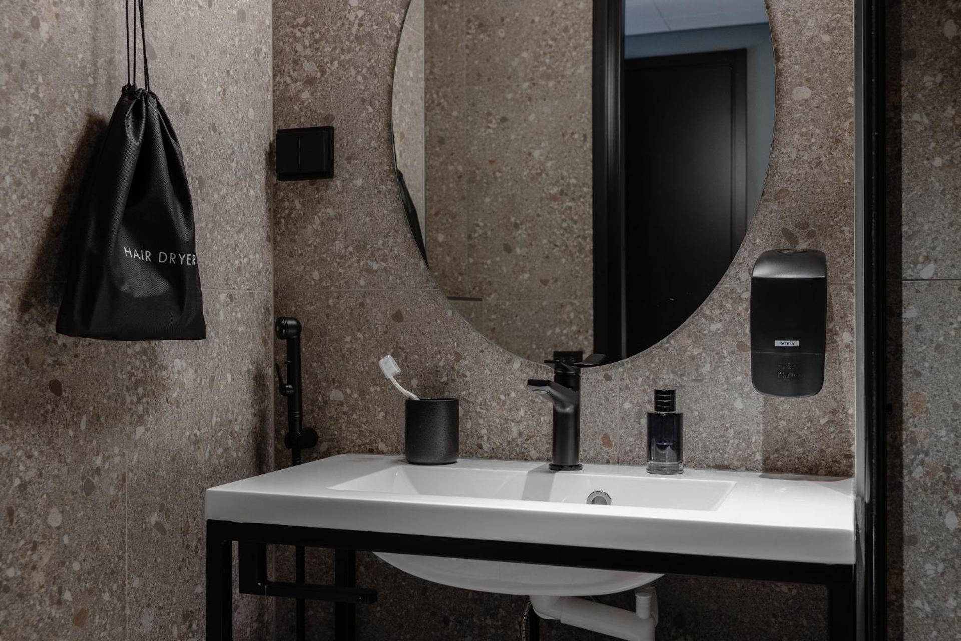 H28 - Hotel, Apartments and Suites by UHANDA