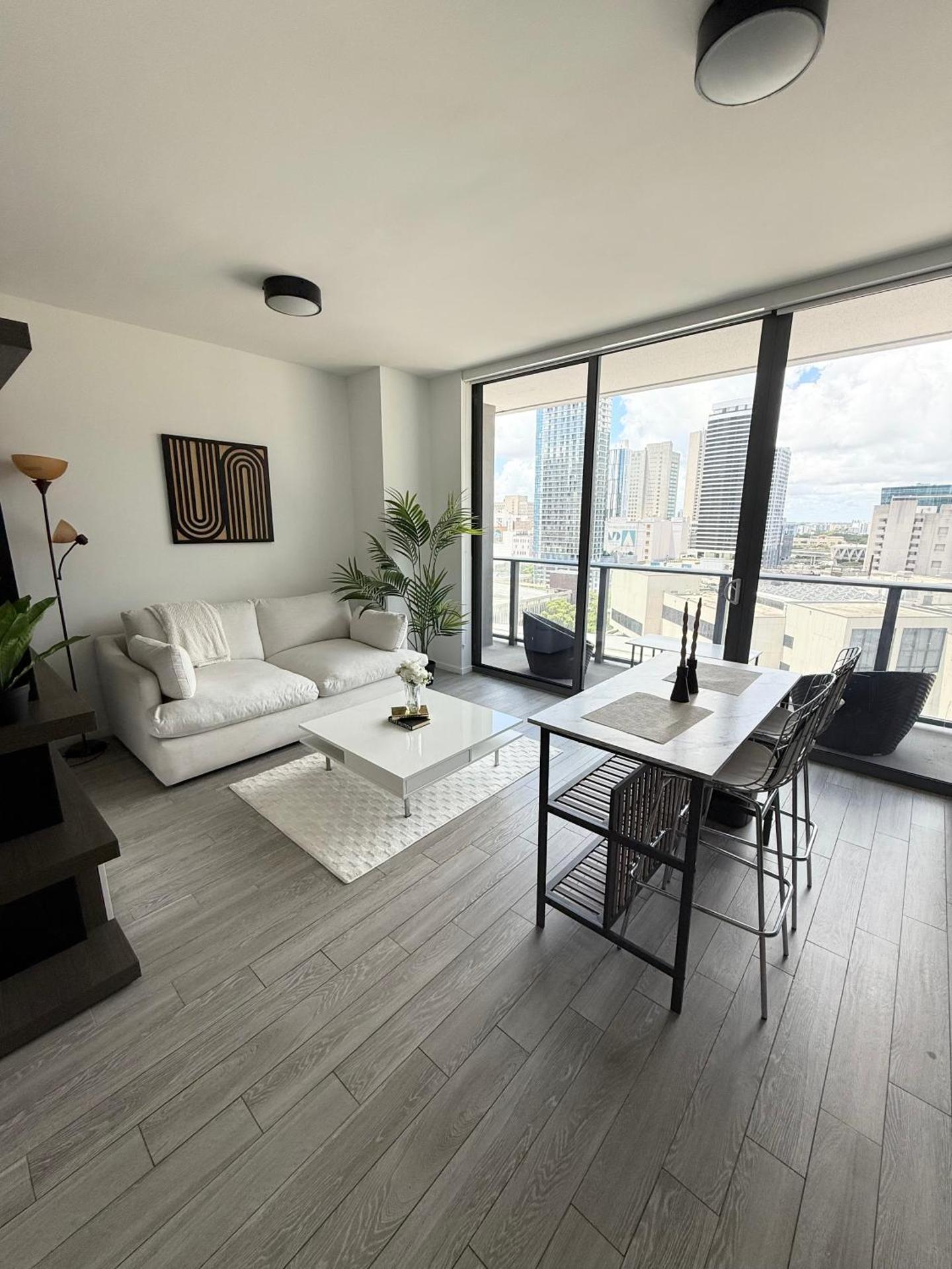 Downtown Miami Luxe Studio Suite