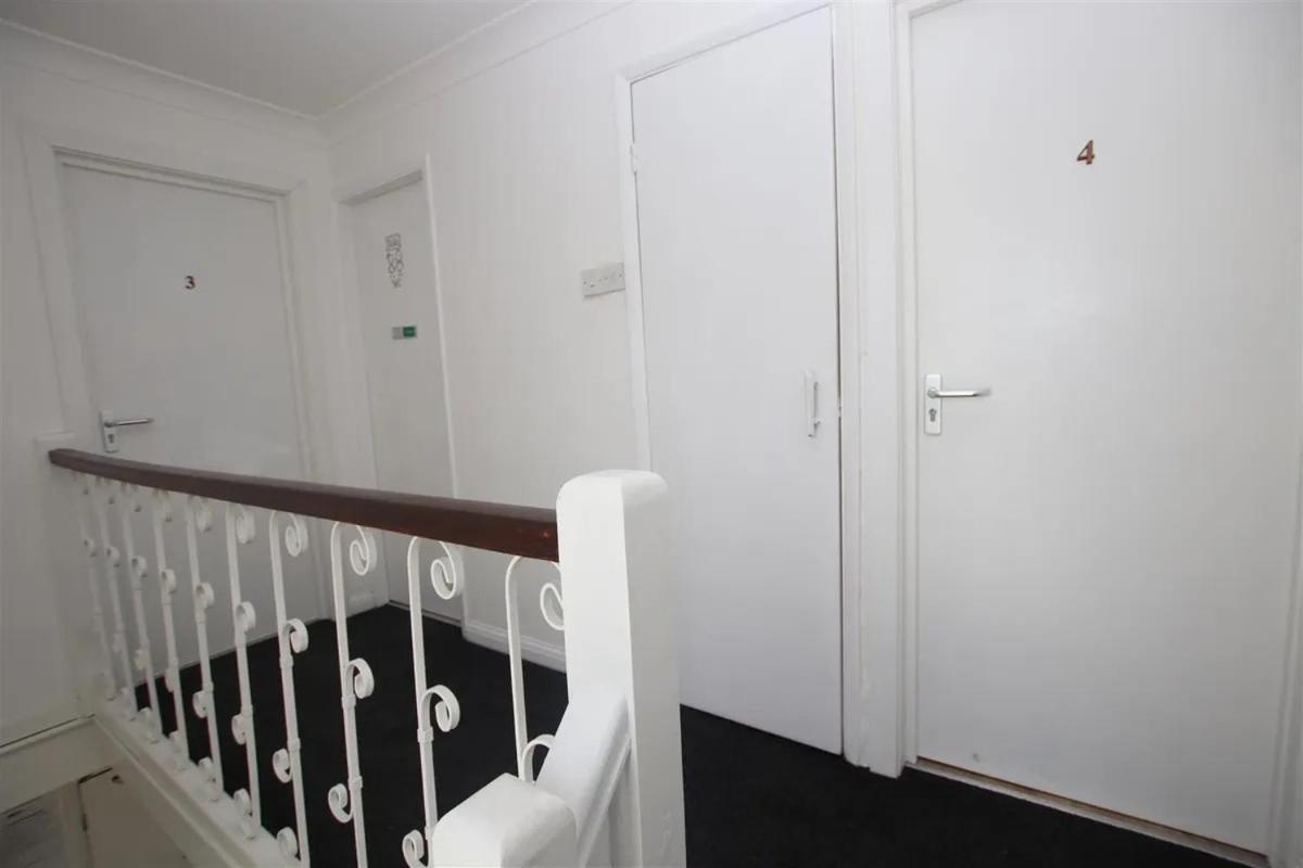 Spacious Double Room - Central Dartford