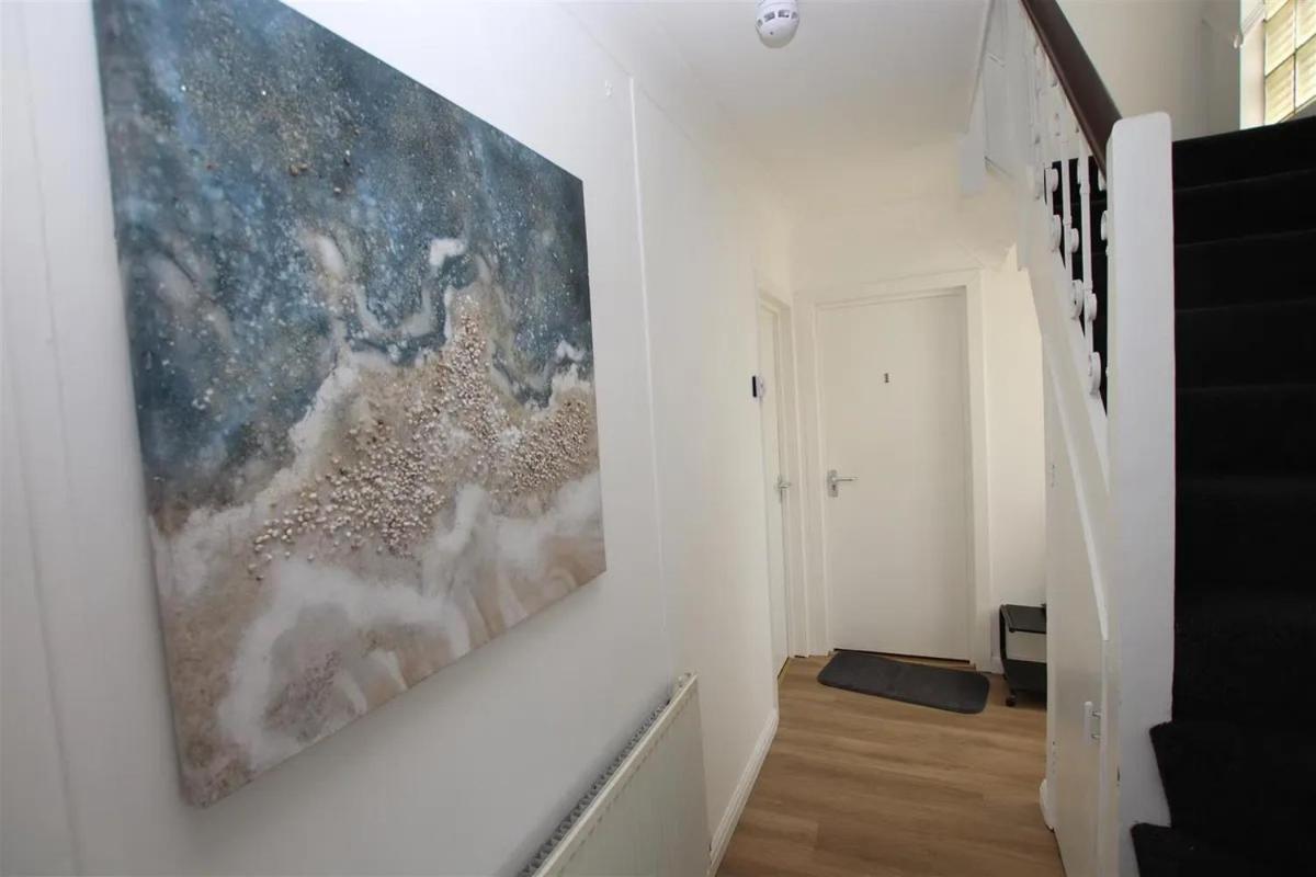 Spacious Double Room - Central Dartford