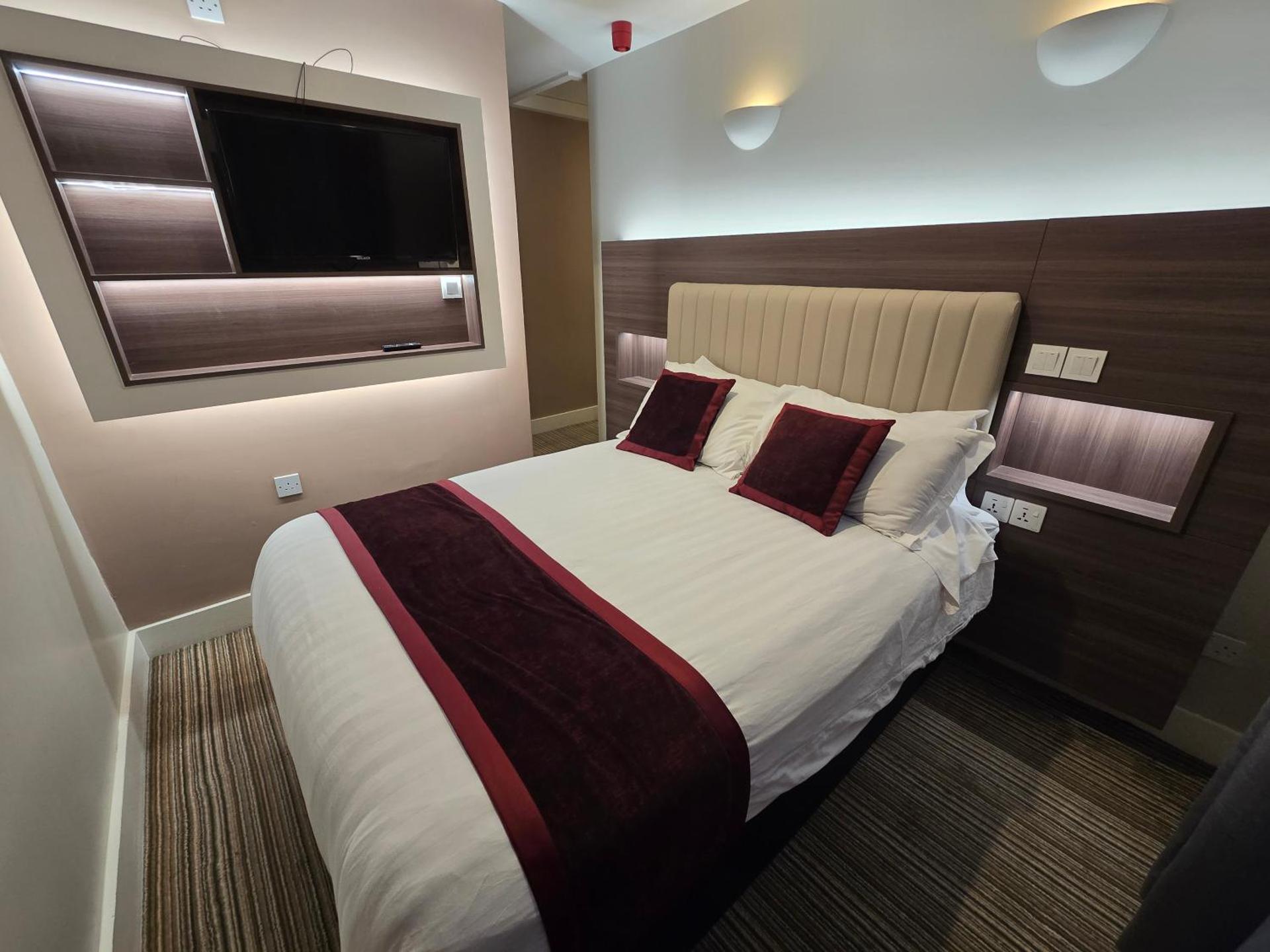 Deluxe Double or Twin Room