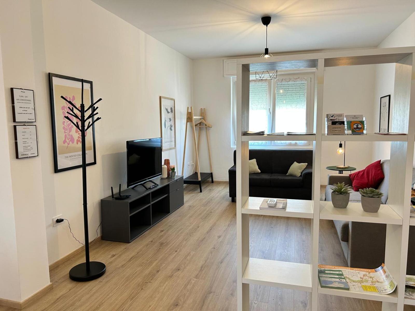 Communal lounge/ TV room