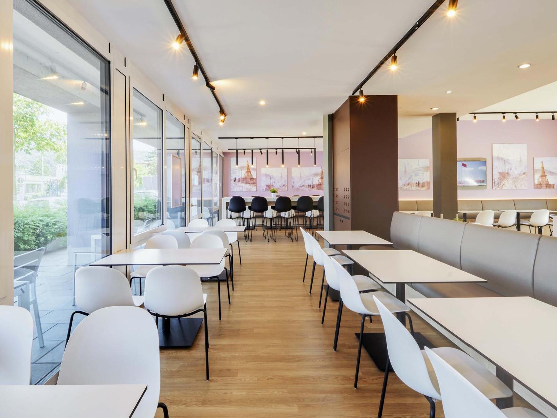 Meeting/conference room