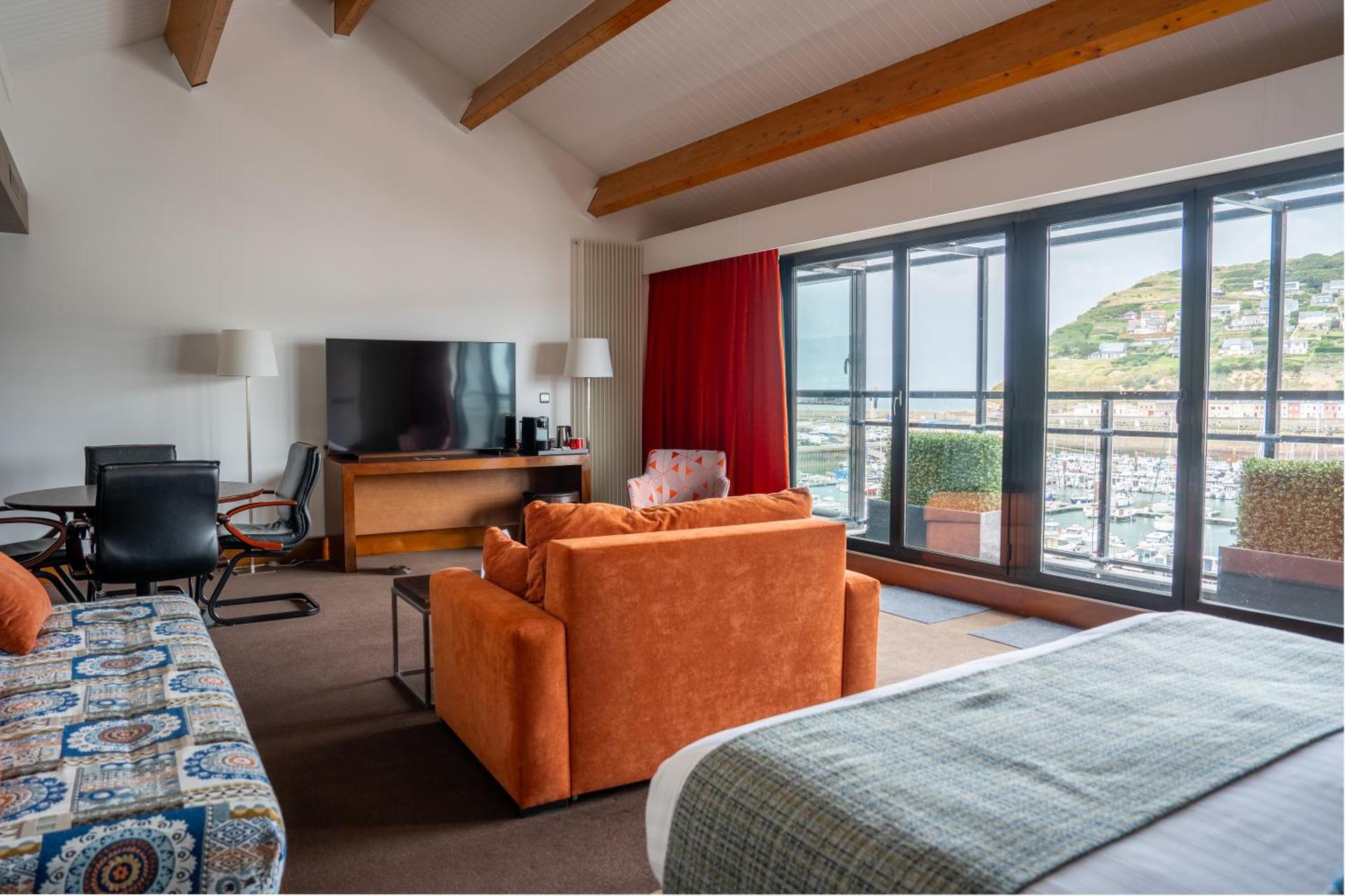 Photo of the whole room