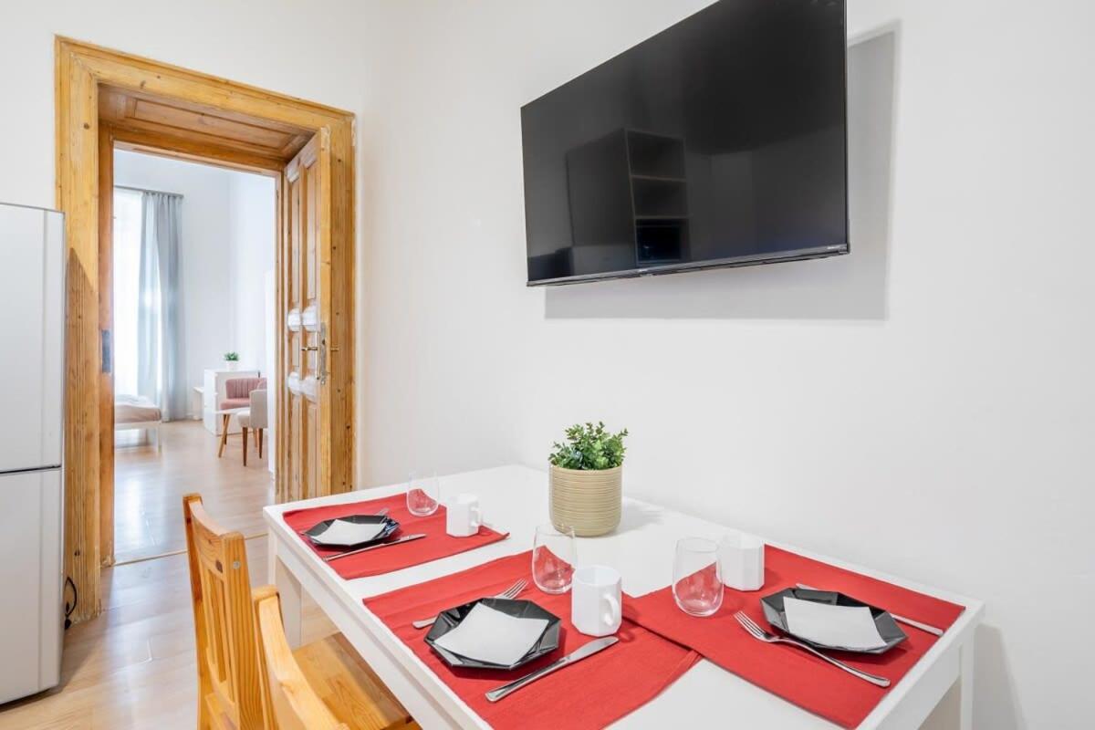 Convenient apartment at trendy neighbourhood