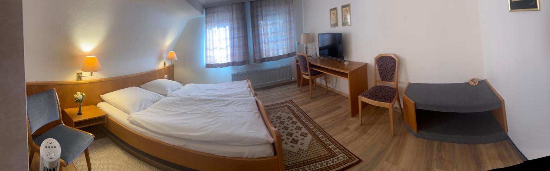 Large Double Room