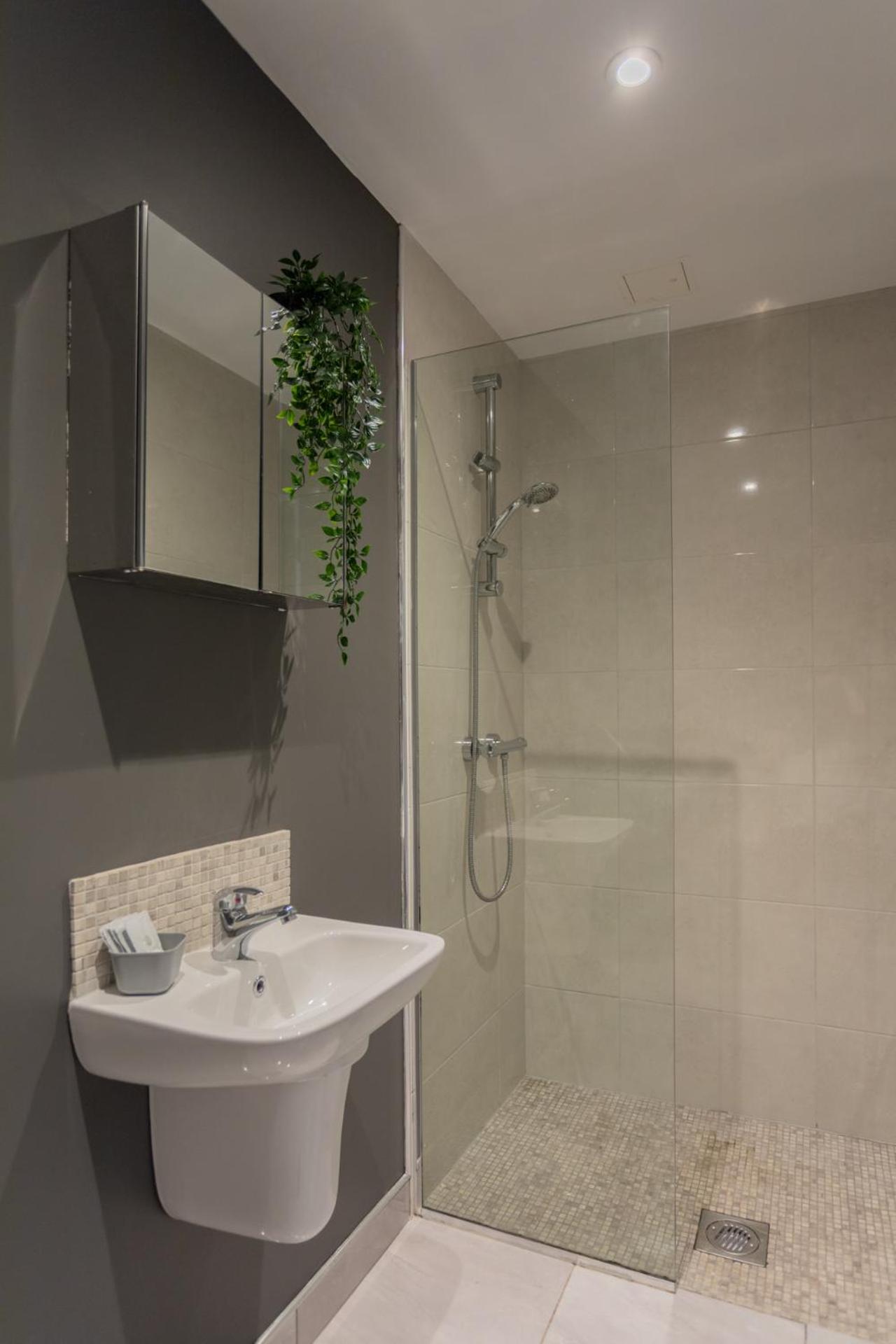 Camden Luxe Apartments