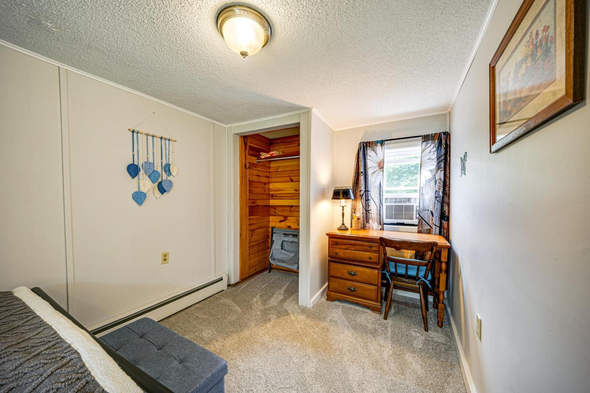 15 Mi to Penn State Hideaway with Fire Pit!