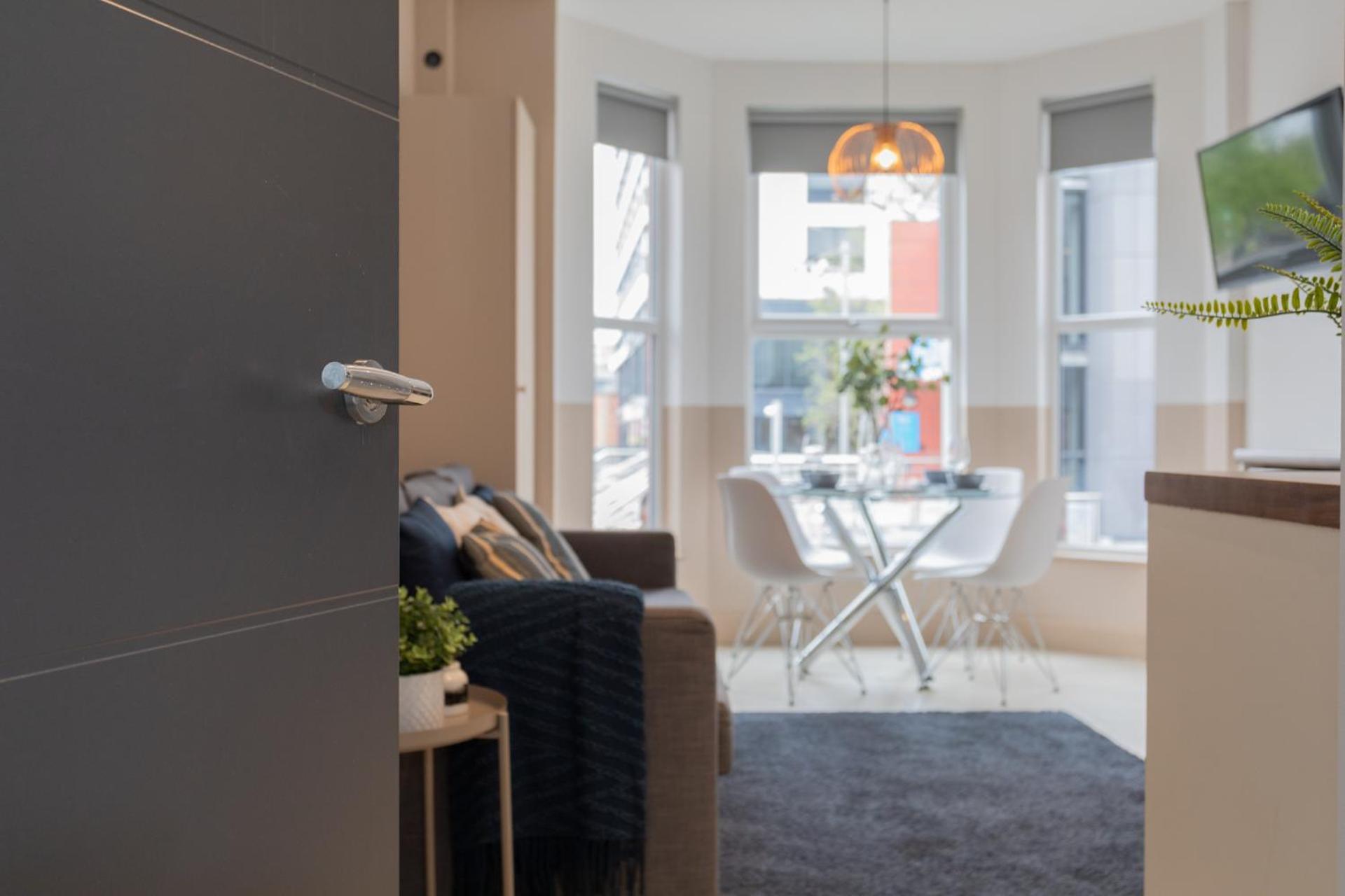 Camden Luxe Apartments