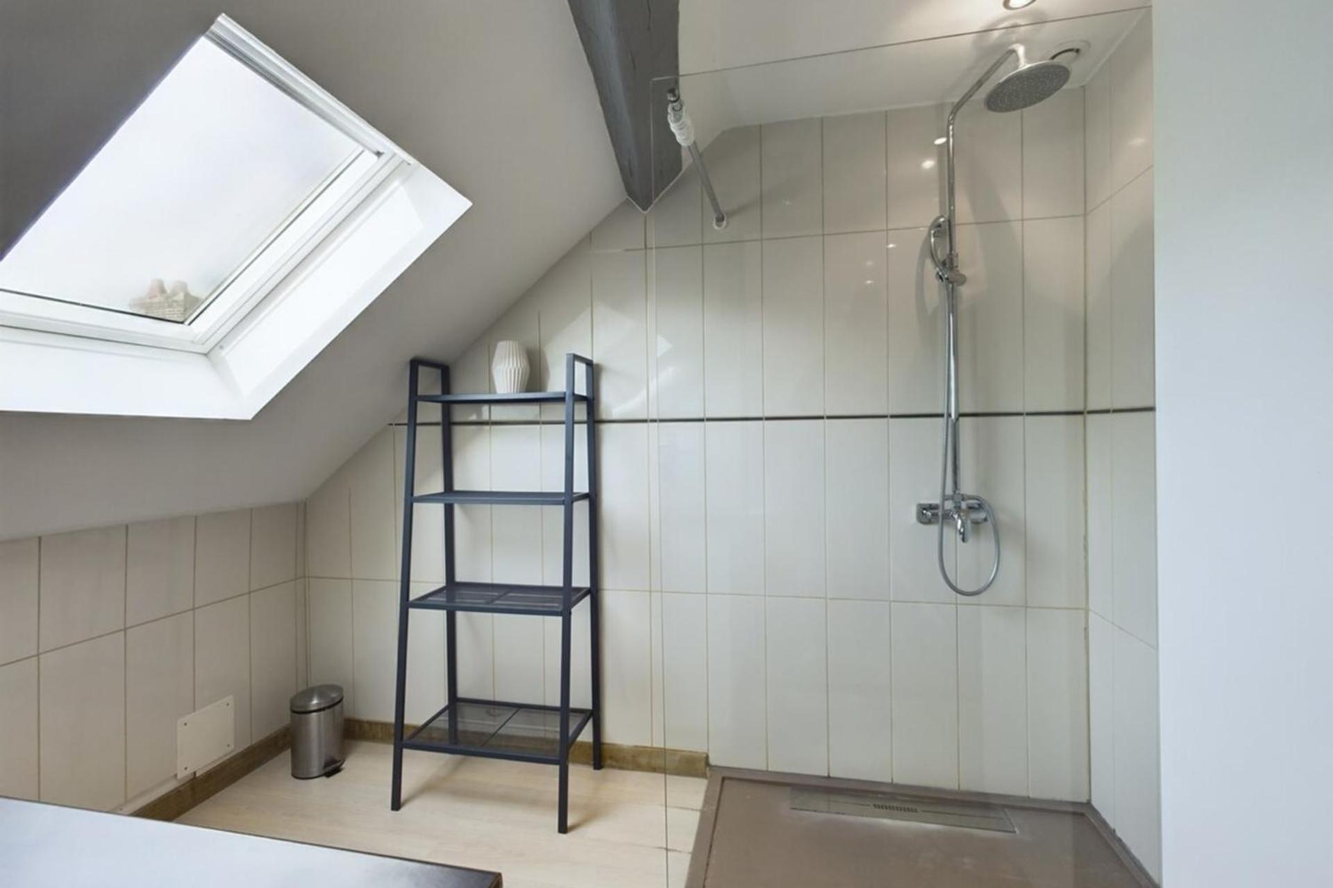 The Loft Under the Roofs - Near the Train Station