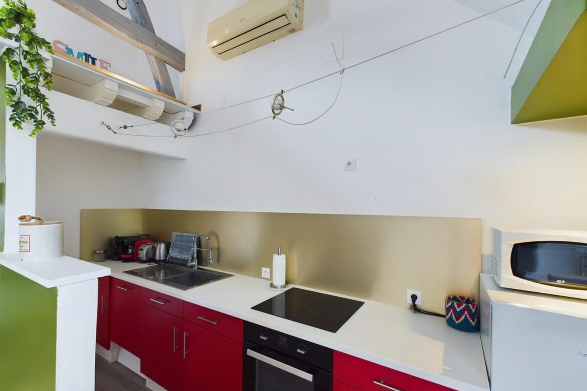 The Loft Under the Roofs - Near the Train Station