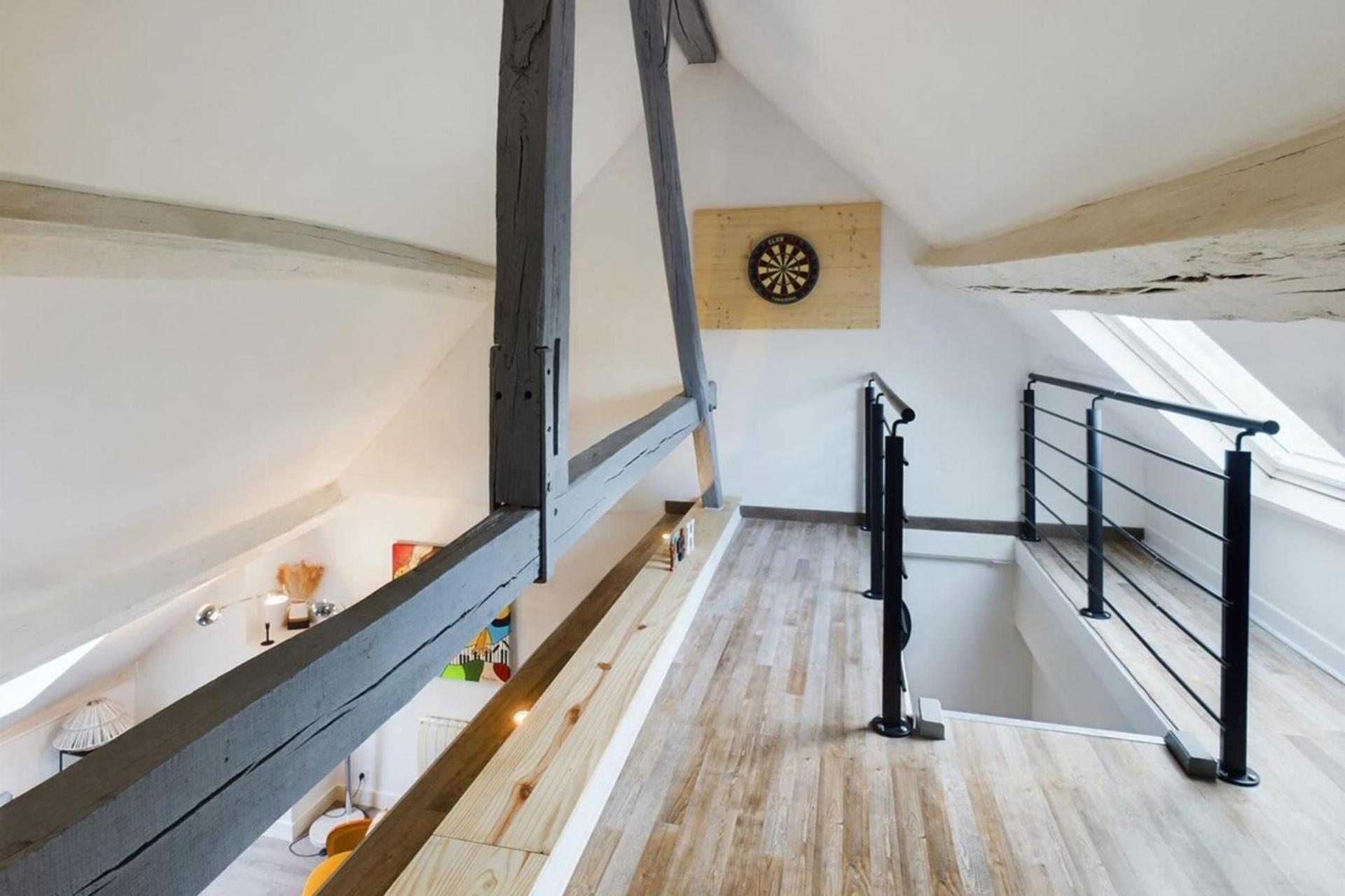 The Loft Under the Roofs - Near the Train Station