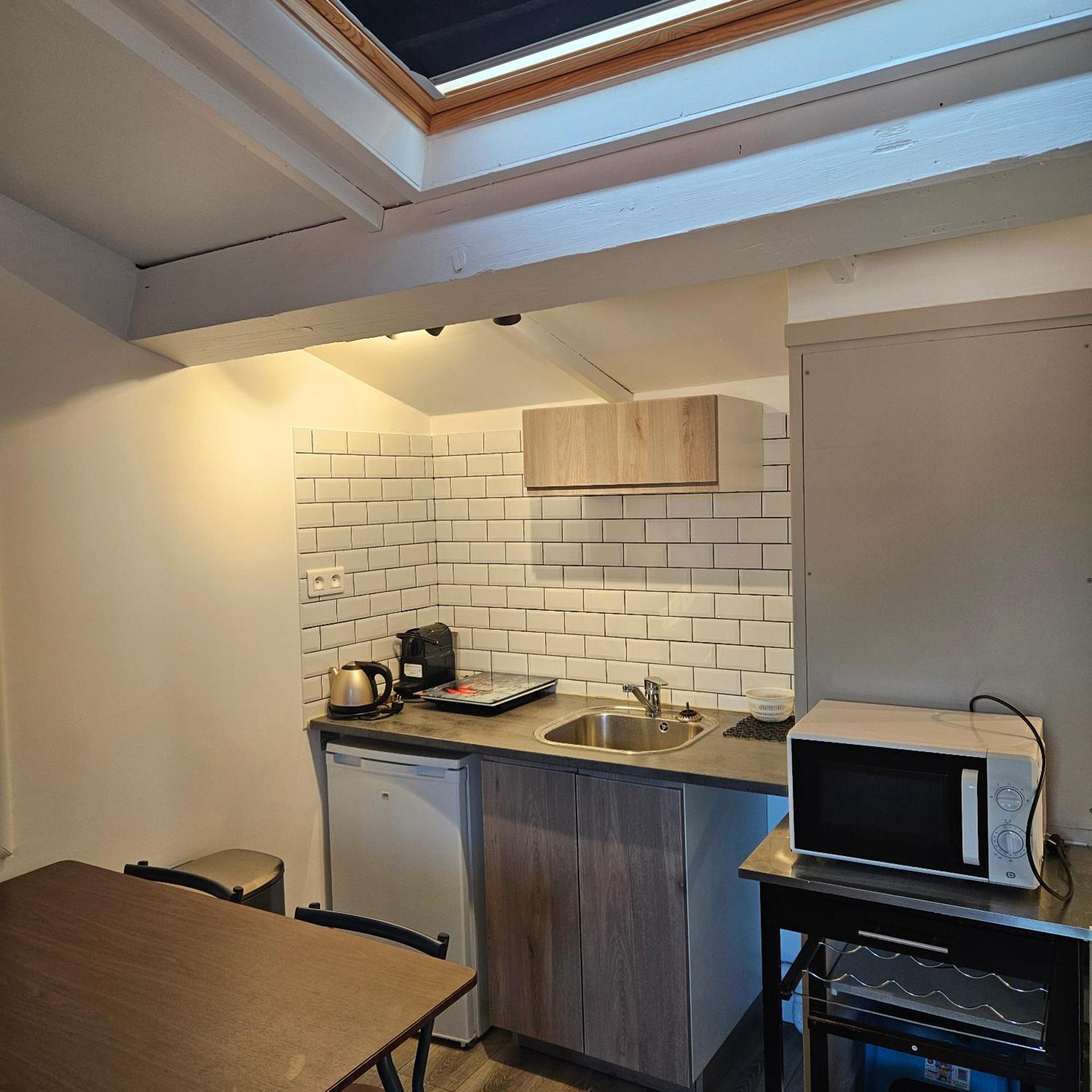 Kitchen or kitchenette