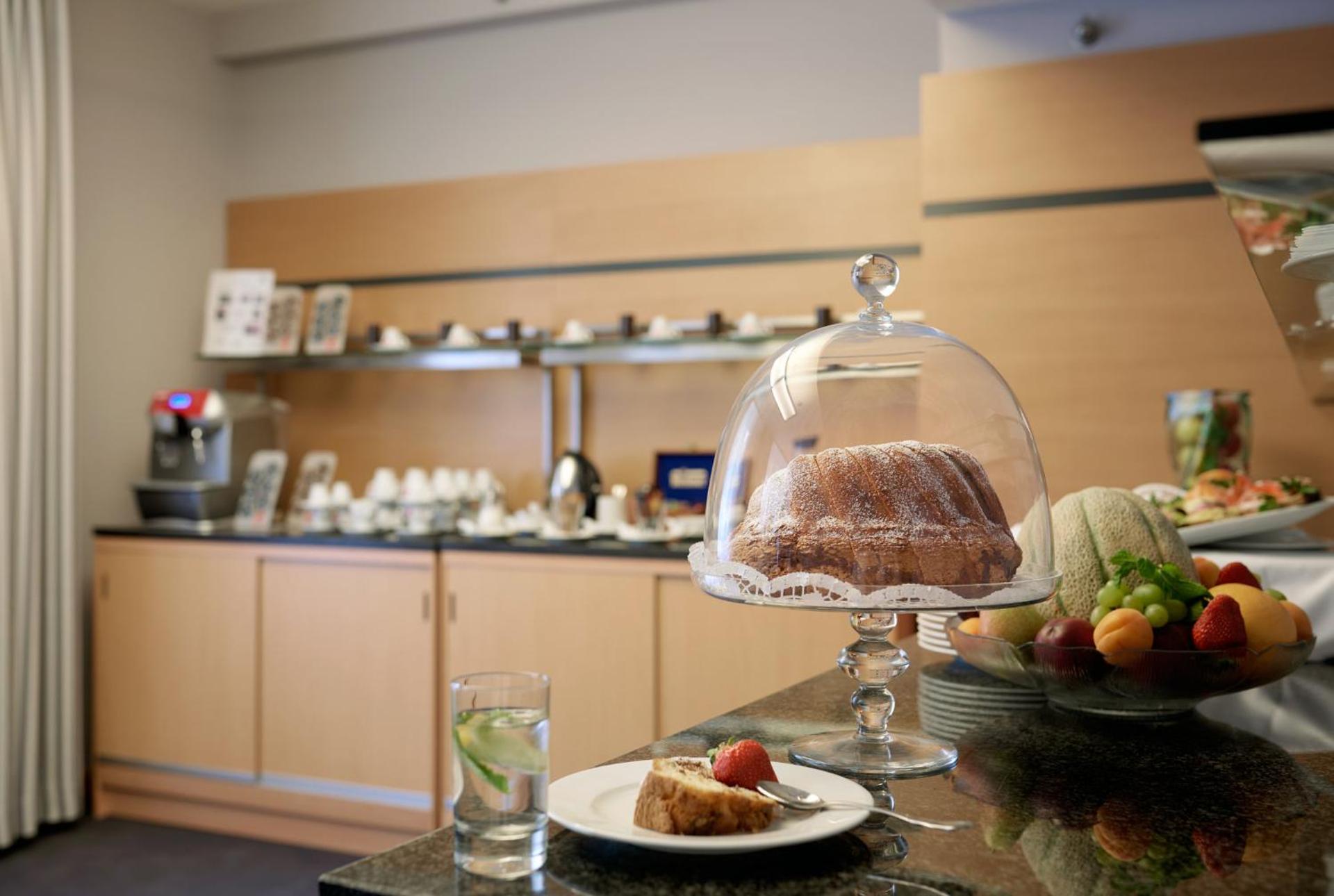 Meeting/conference room