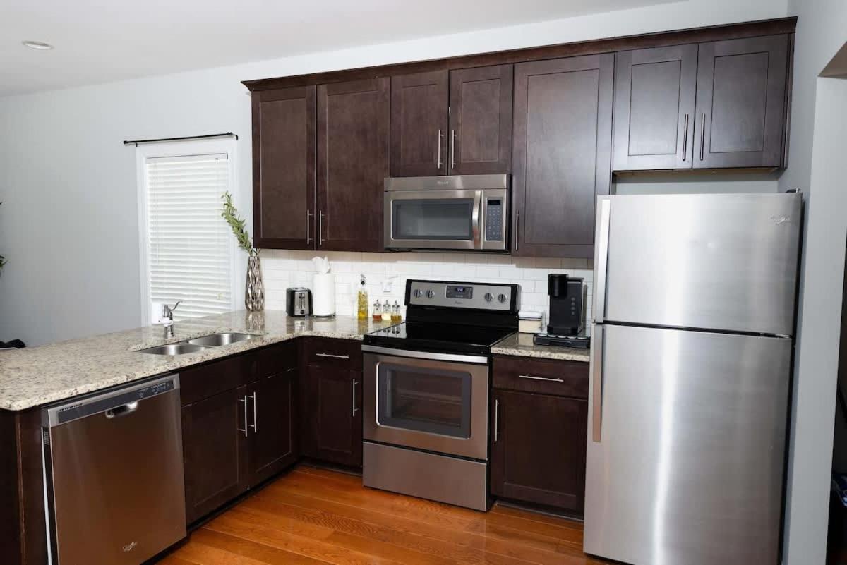 Fire Pit - 4 Min from UNC - 7 Min from Carrboro - Fast Wi-Fi