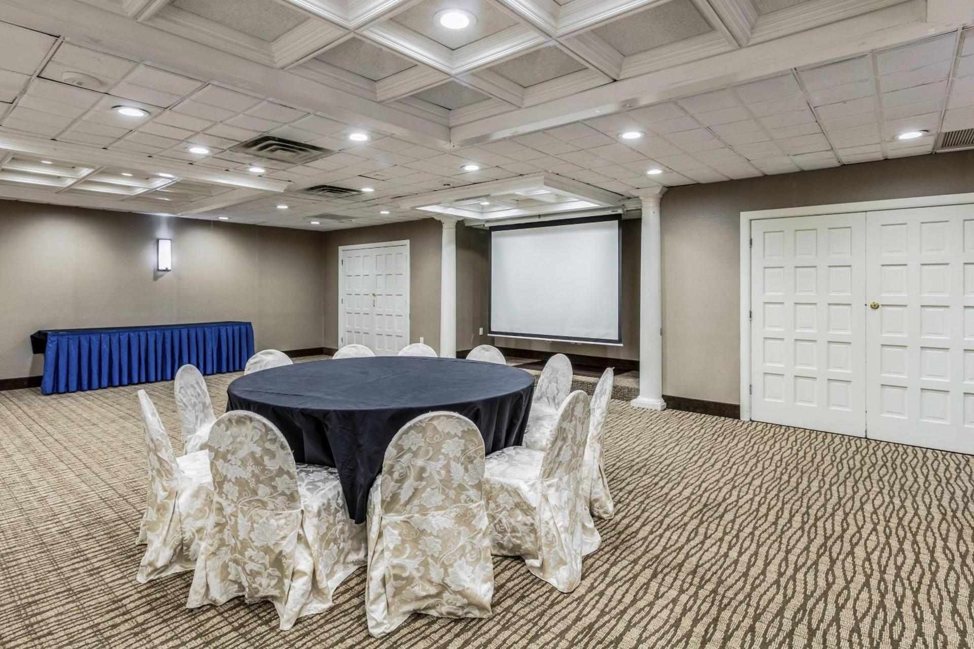 Meeting/conference room
