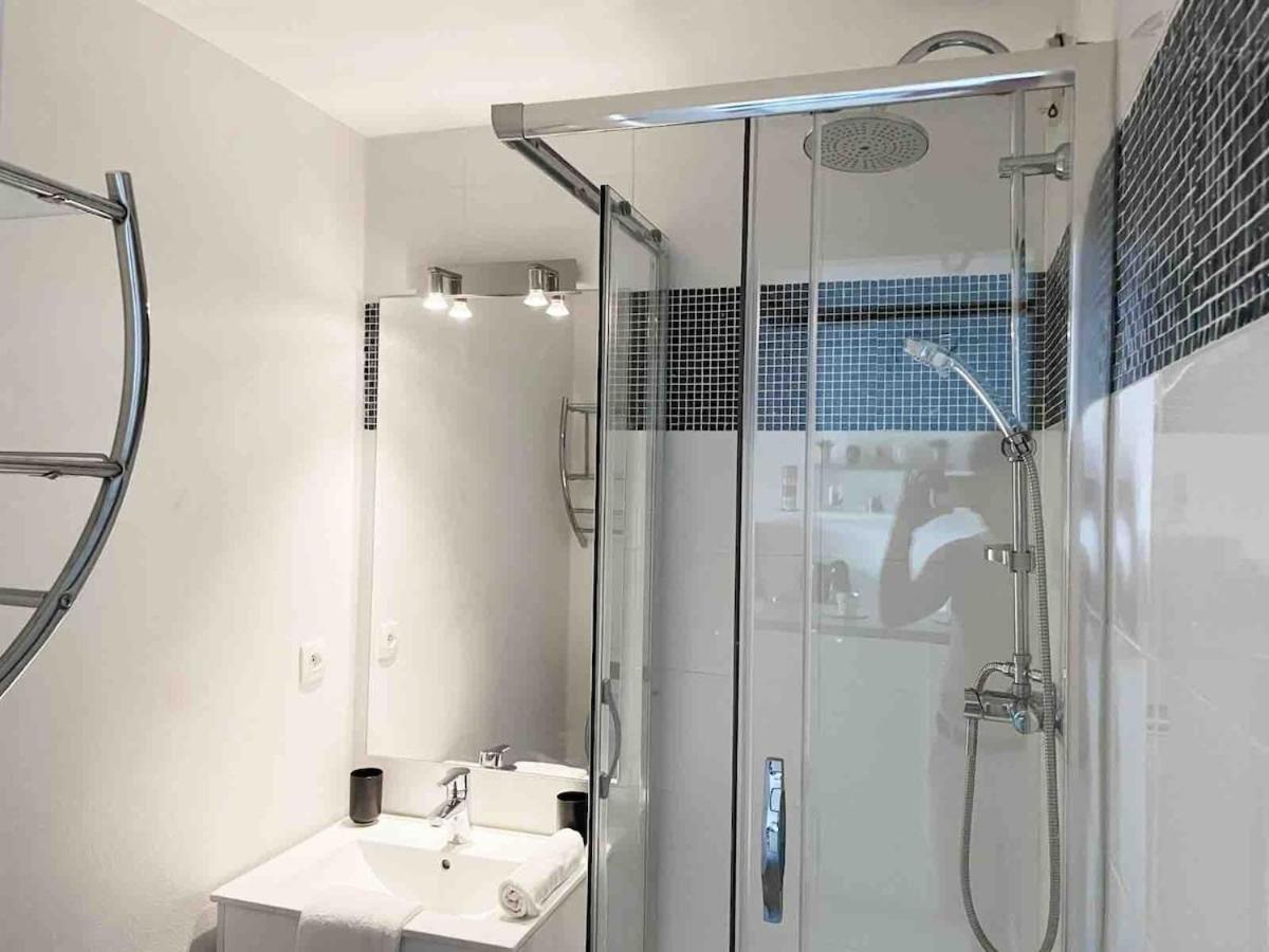 Bara ,Balcony ,Parking ,Patte d'oie neighborhood