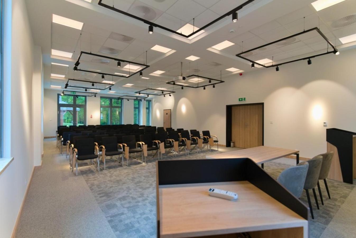 Meeting/conference room