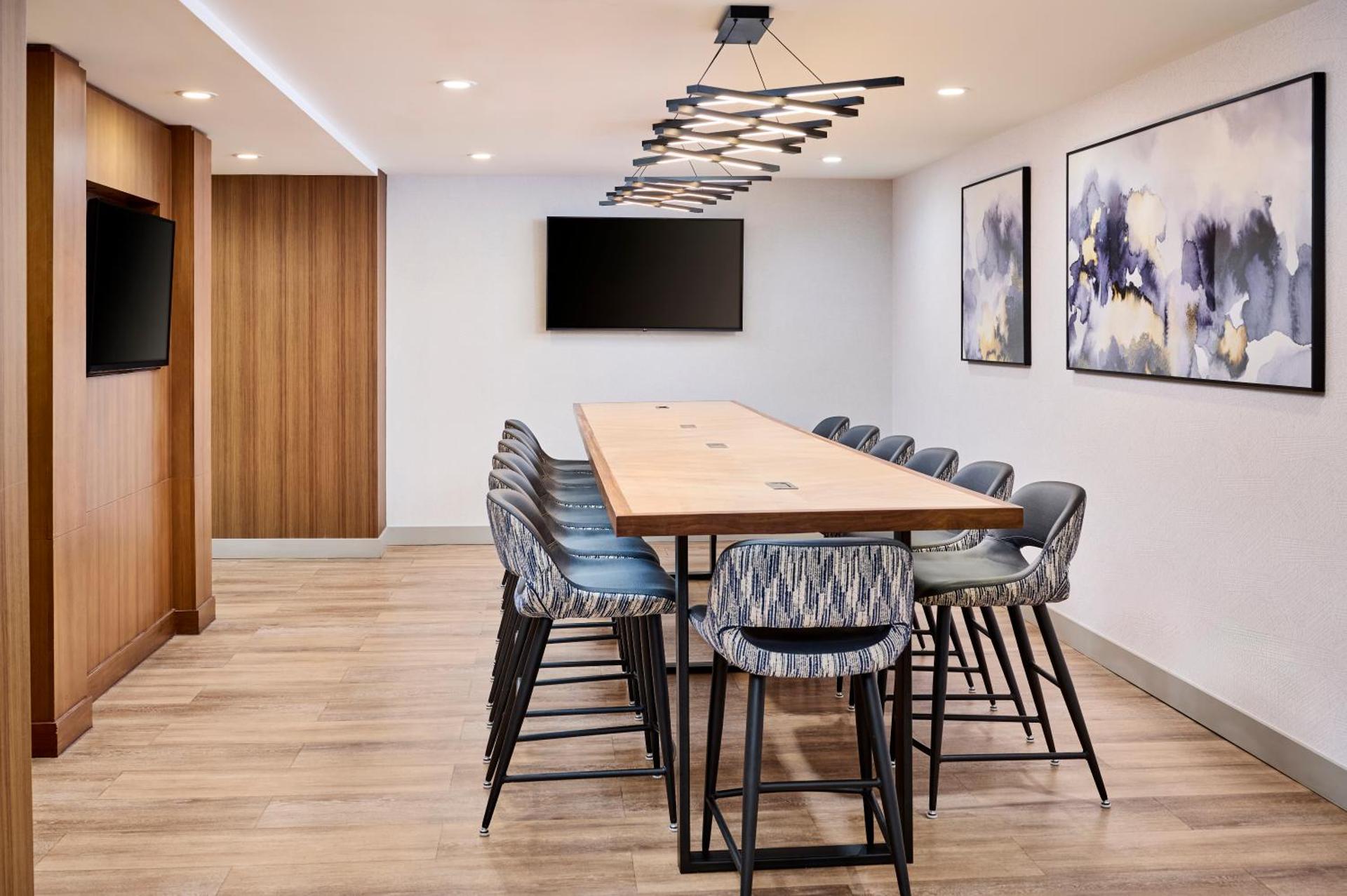 Communal lounge/ TV room