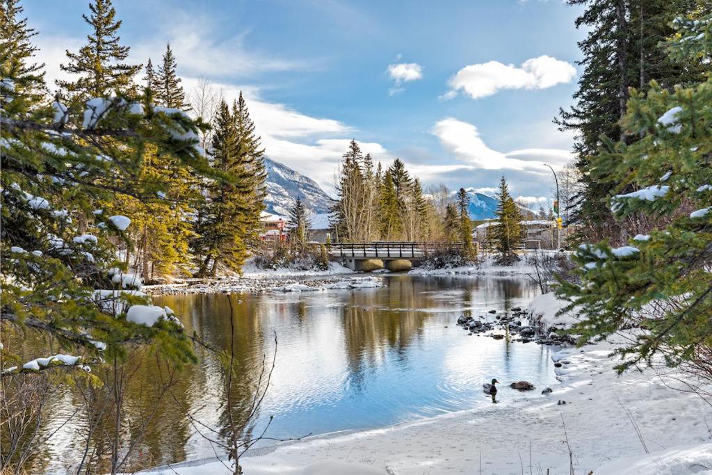 Canmore Cabin by Canadian Rockies Vacation Rentals