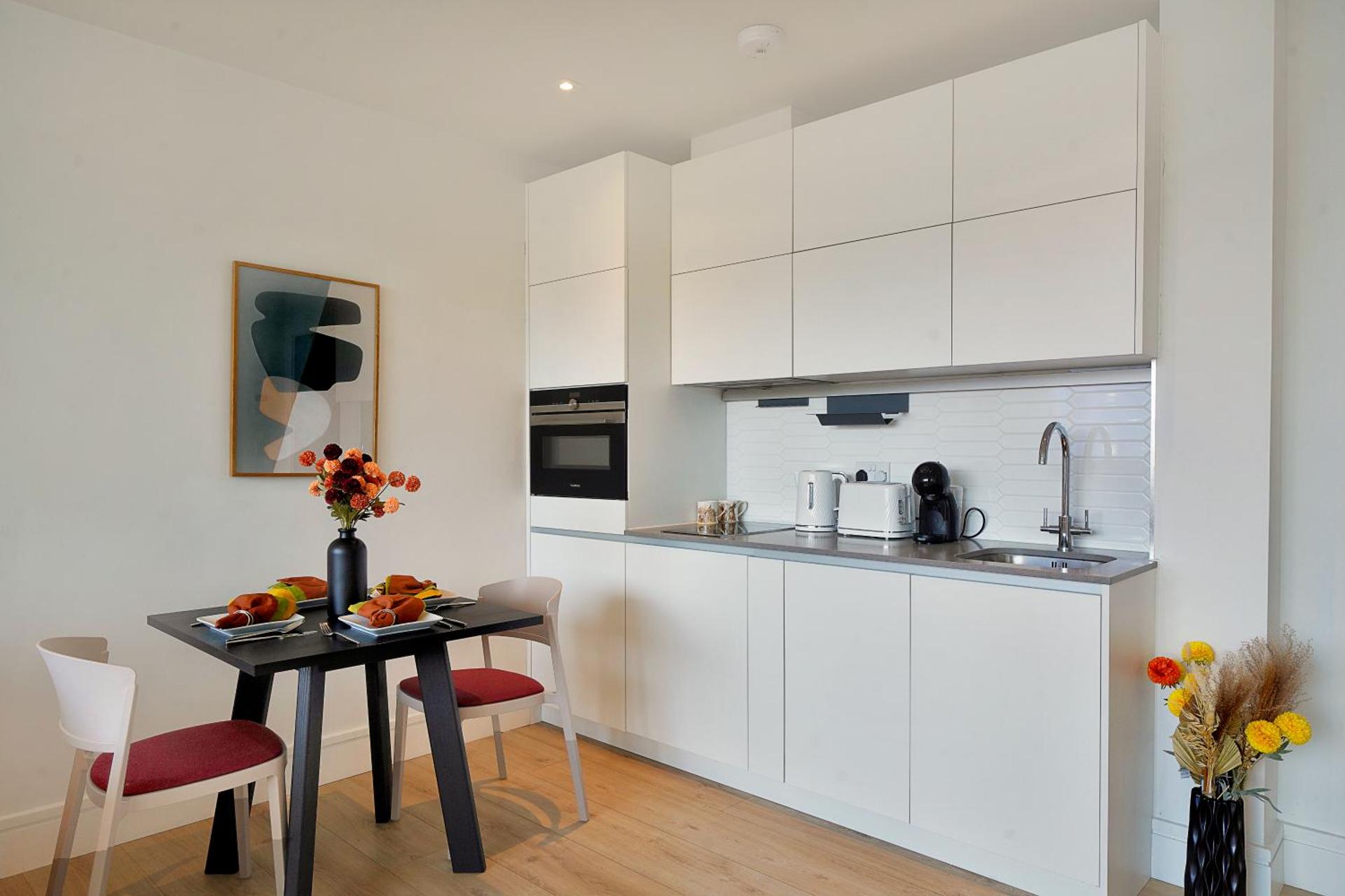 Large Cosy Studio Apartment Next To Stadium With Gym