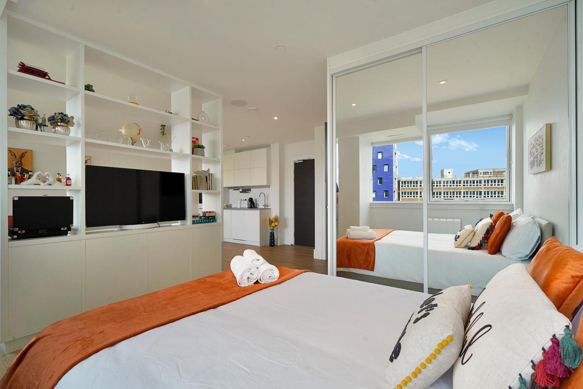 Large Cosy Studio Apartment Next To Stadium With Gym