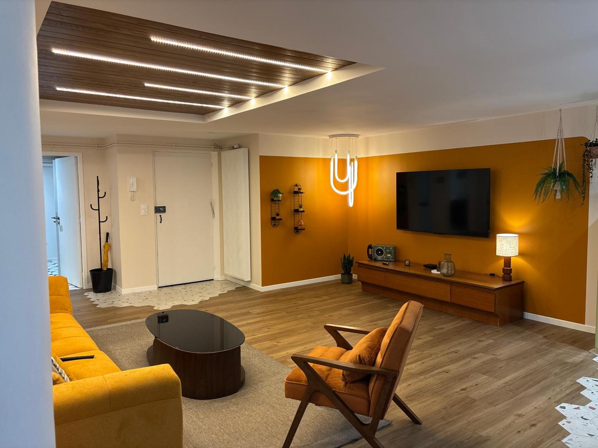 Communal lounge/ TV room