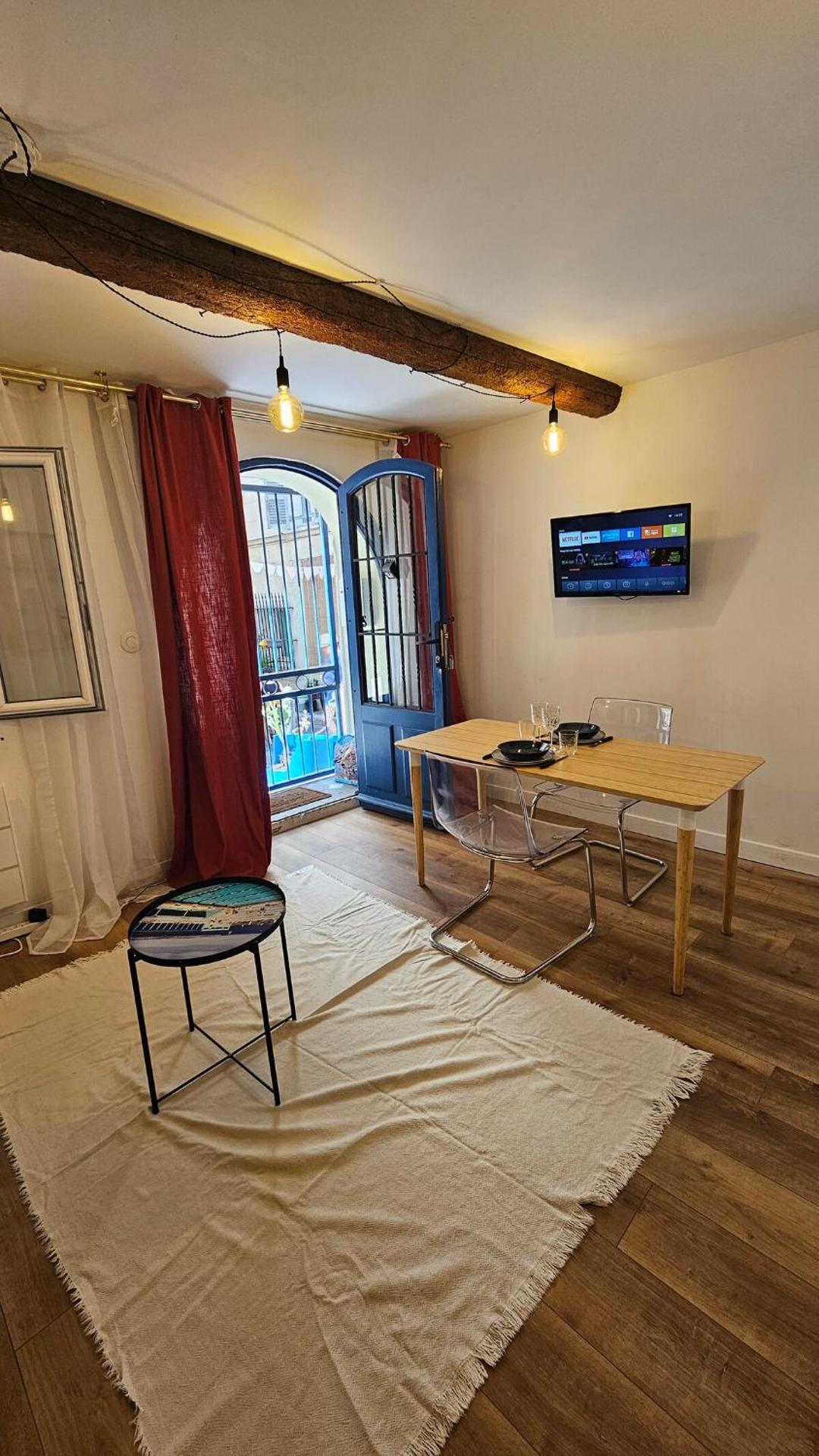 Communal lounge/ TV room