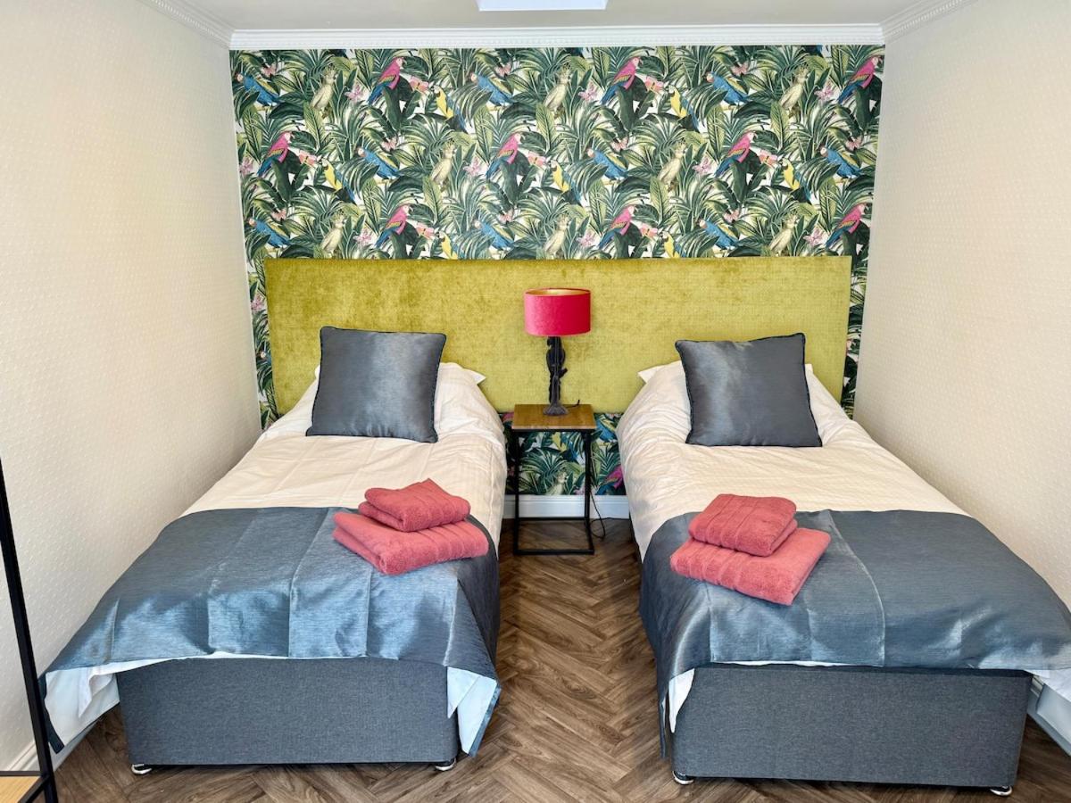 Charming 2 Bedroom Mews Cottage