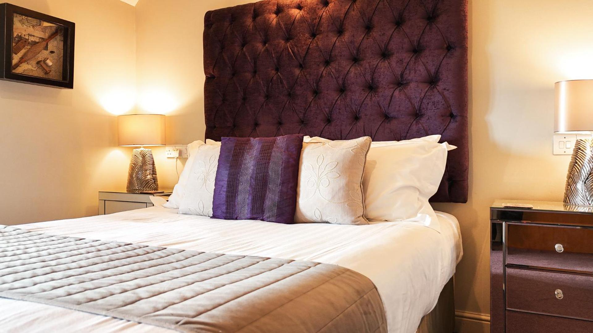 The Pheasant Public House & Hotel