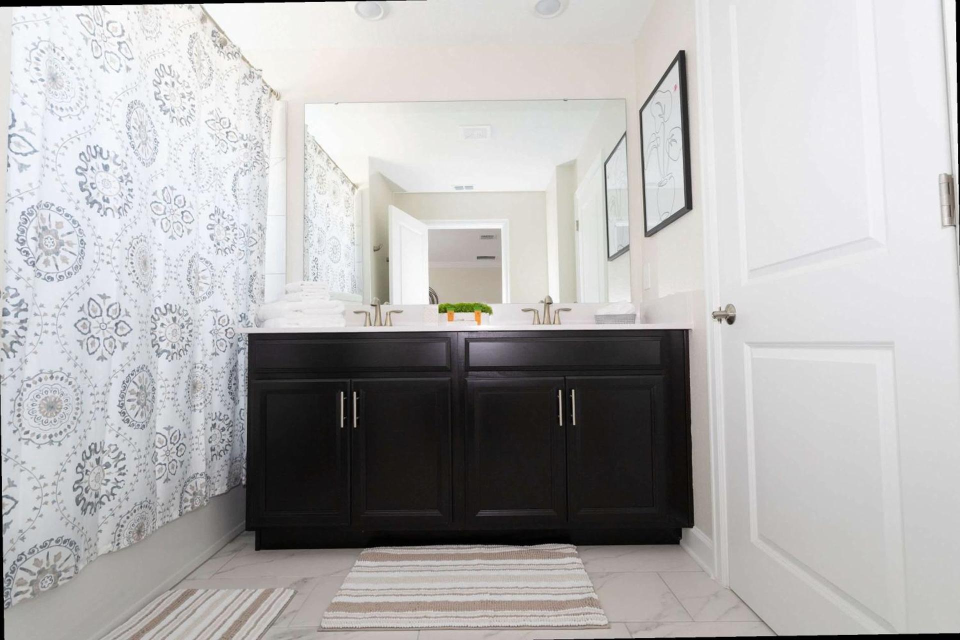 Gorgeous 4 Bd w/ Pool at Champions Gate Resort 1020