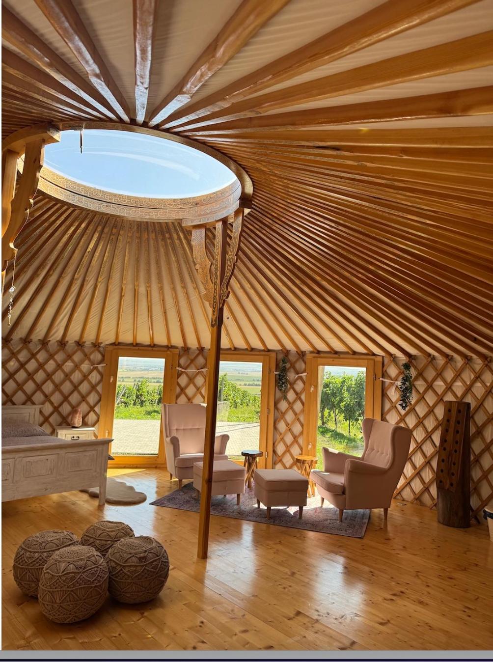 Glamping ve vinici - Jurty zijumarcipan - Jižní Morava