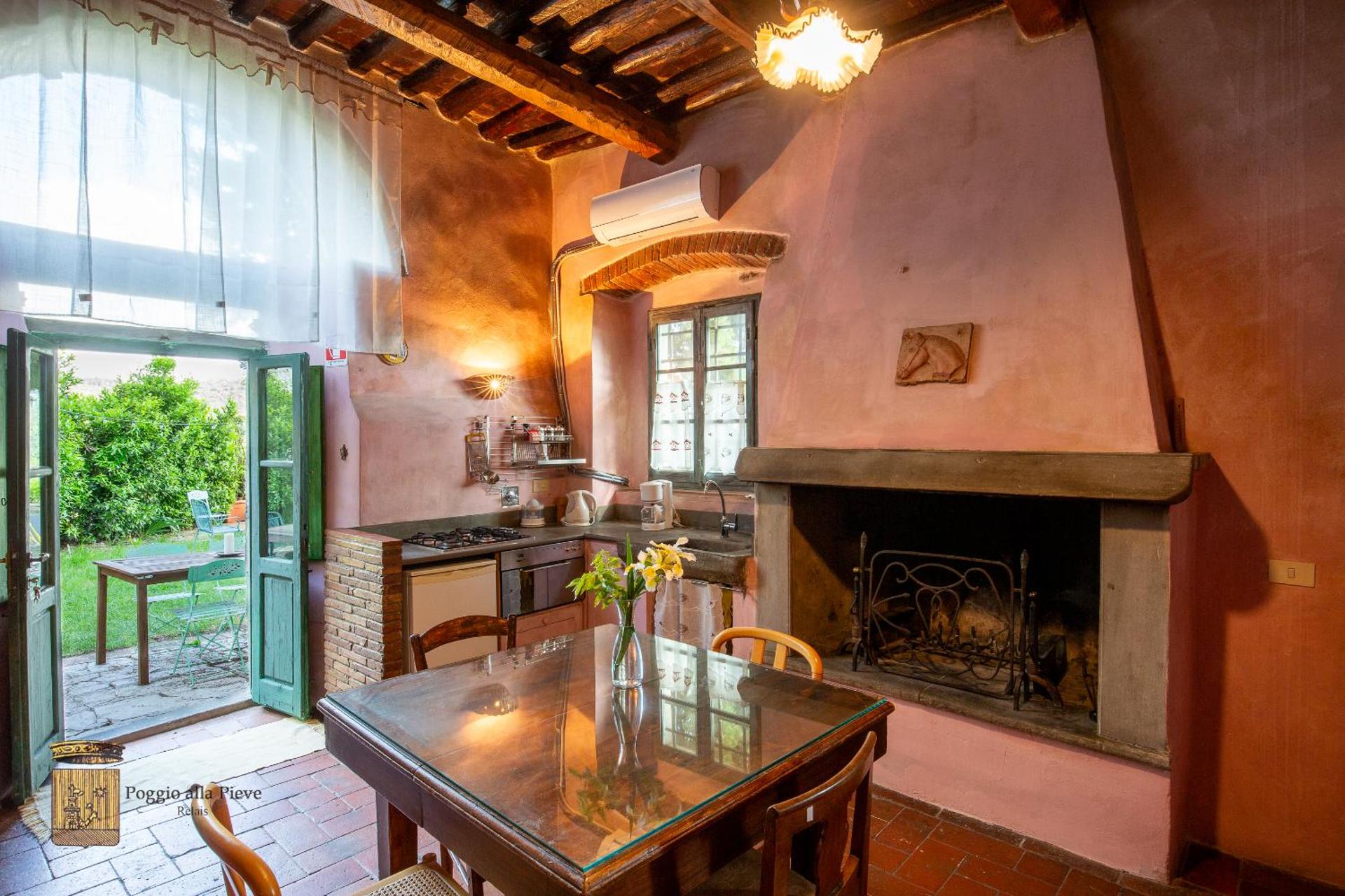 Borgo Medievale di Poggio Alla Pieve Relais, Food & Art