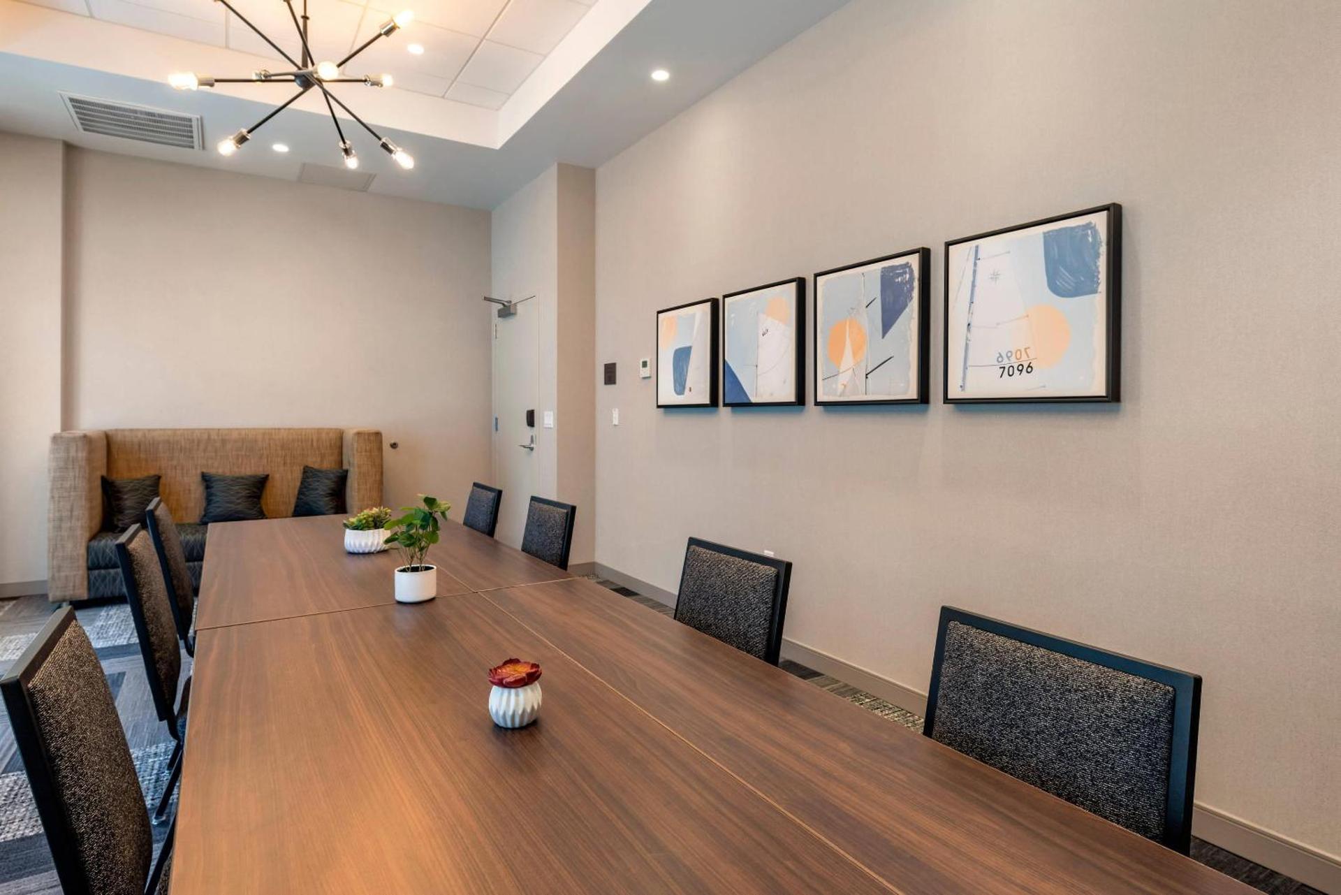 Meeting/conference room