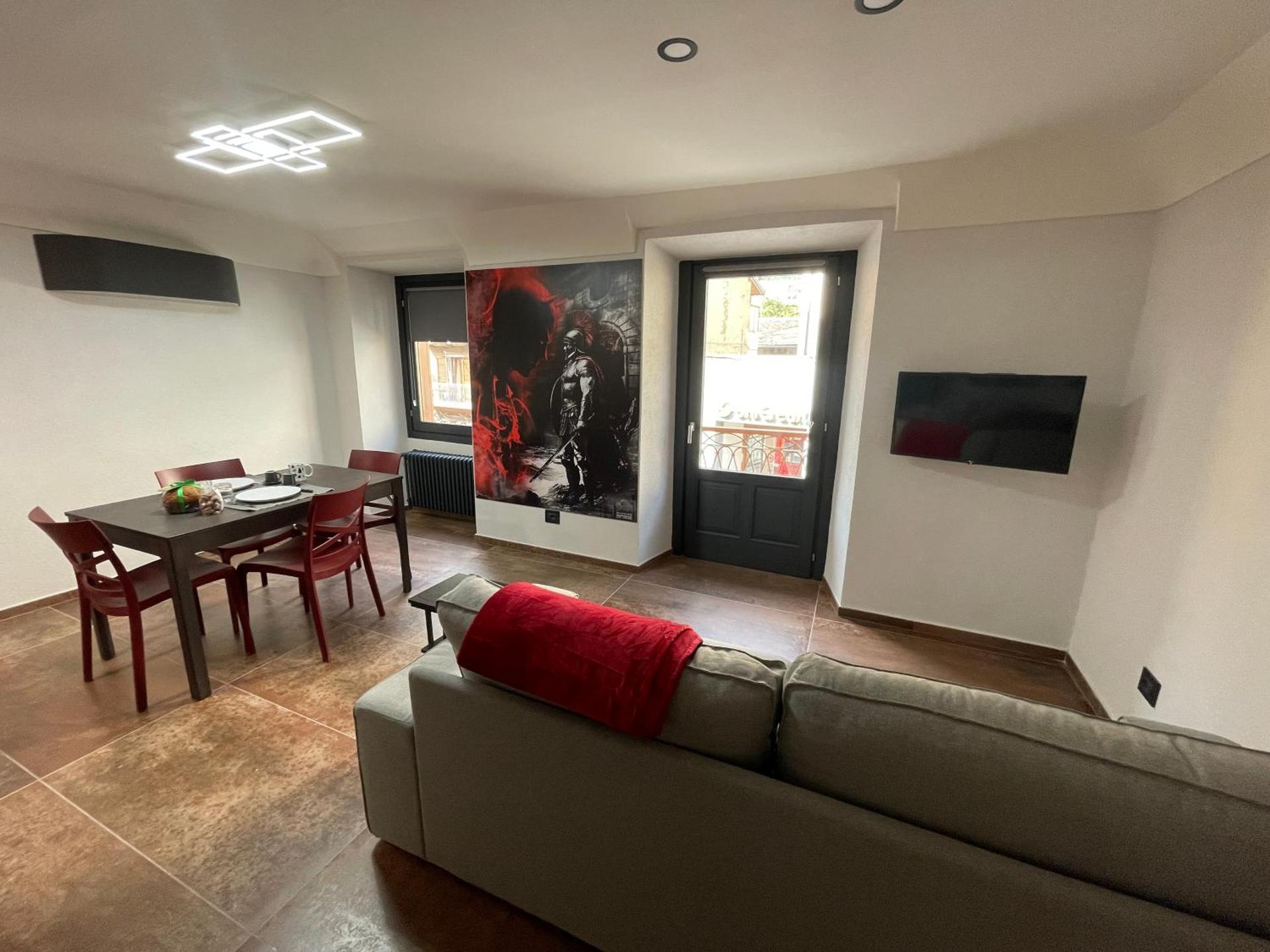 Communal lounge/ TV room