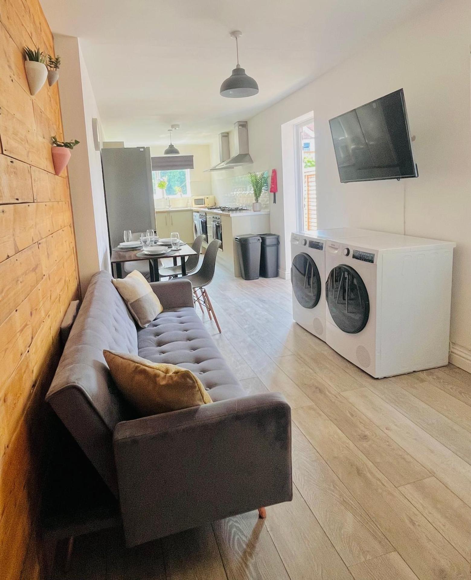 Cleveland Road Ensuites