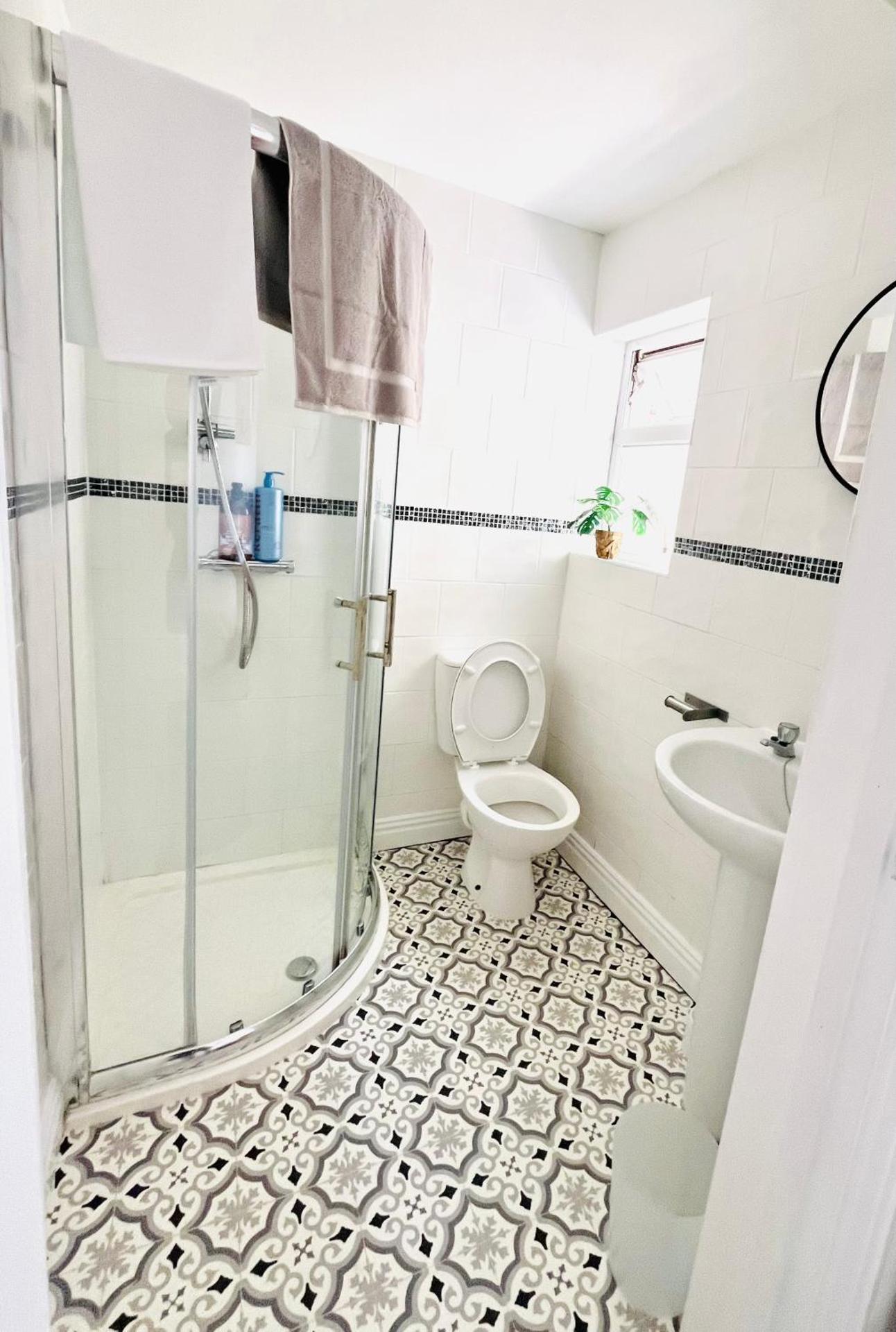 Cleveland Road Ensuites