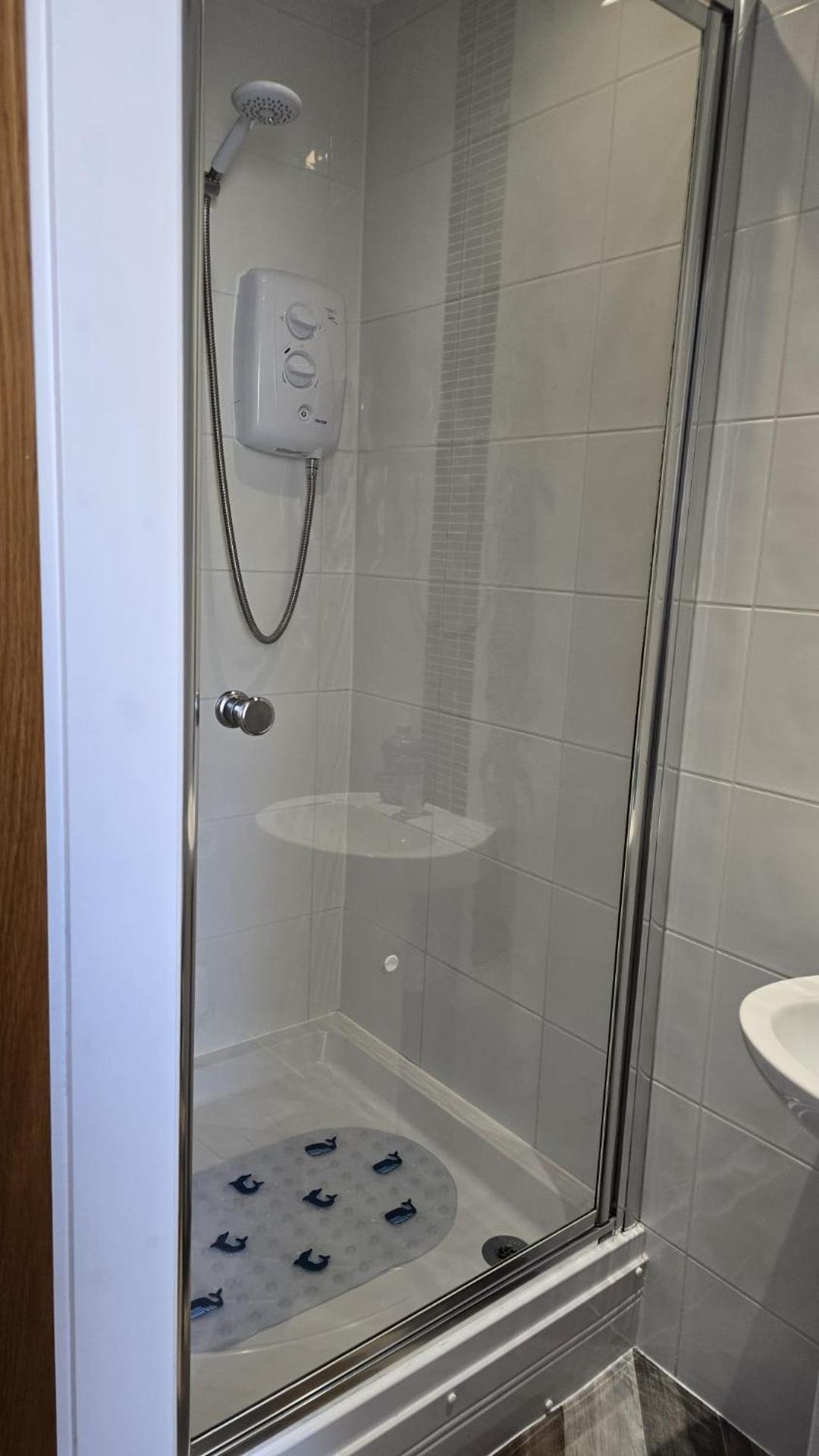 Lot 1 The Old Auction Room