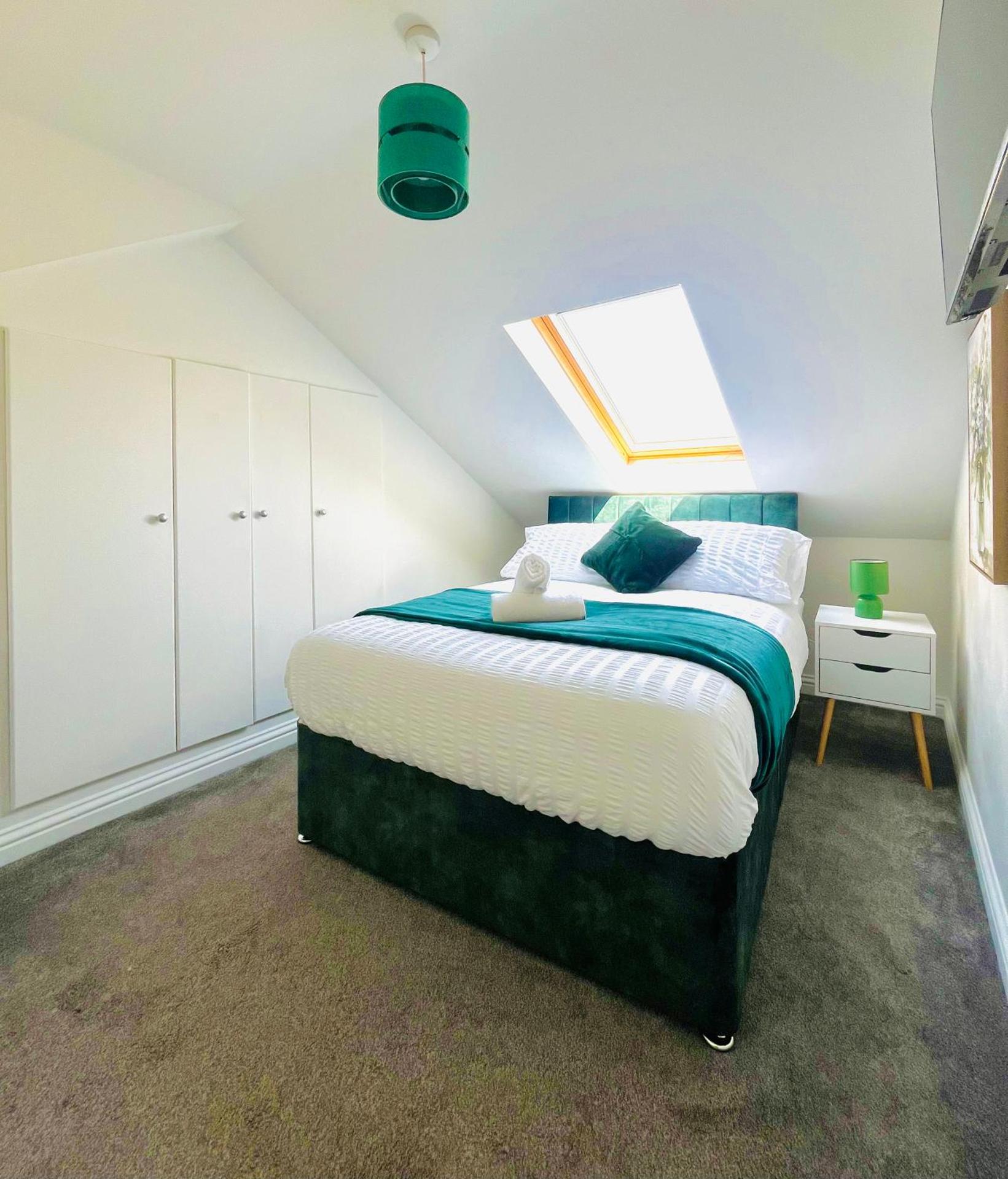 Cleveland Road Ensuites