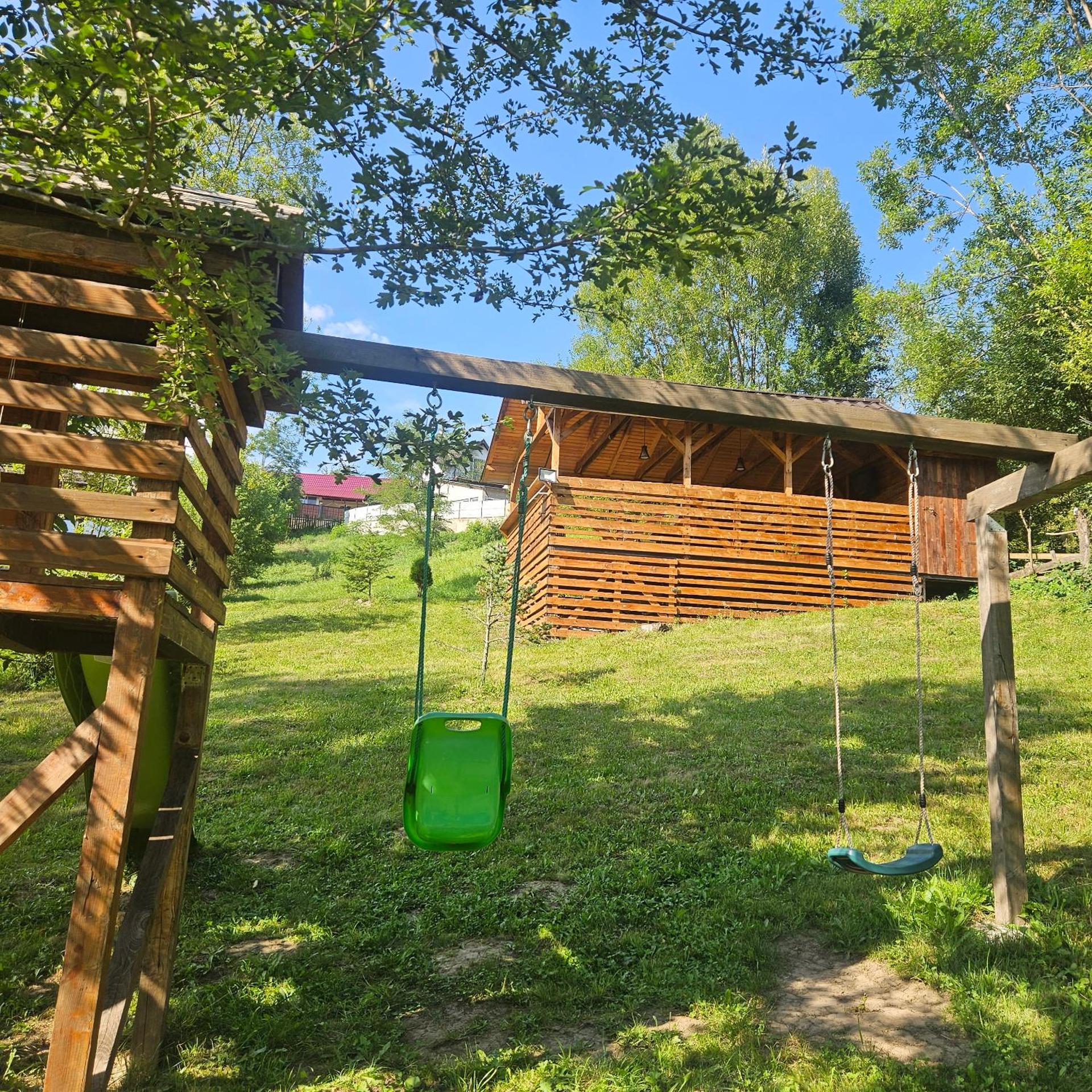 Forest House Doftana