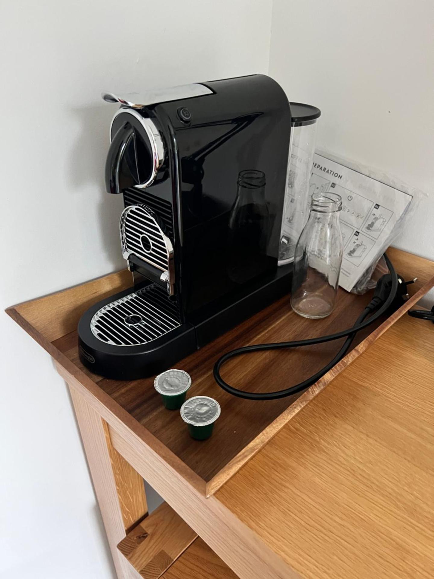 Self-contained ground level cottage with hill view