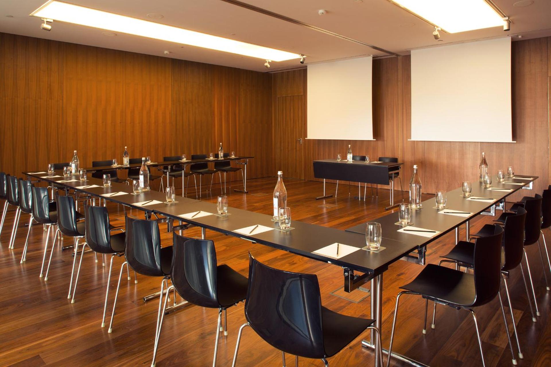 Meeting/conference room
