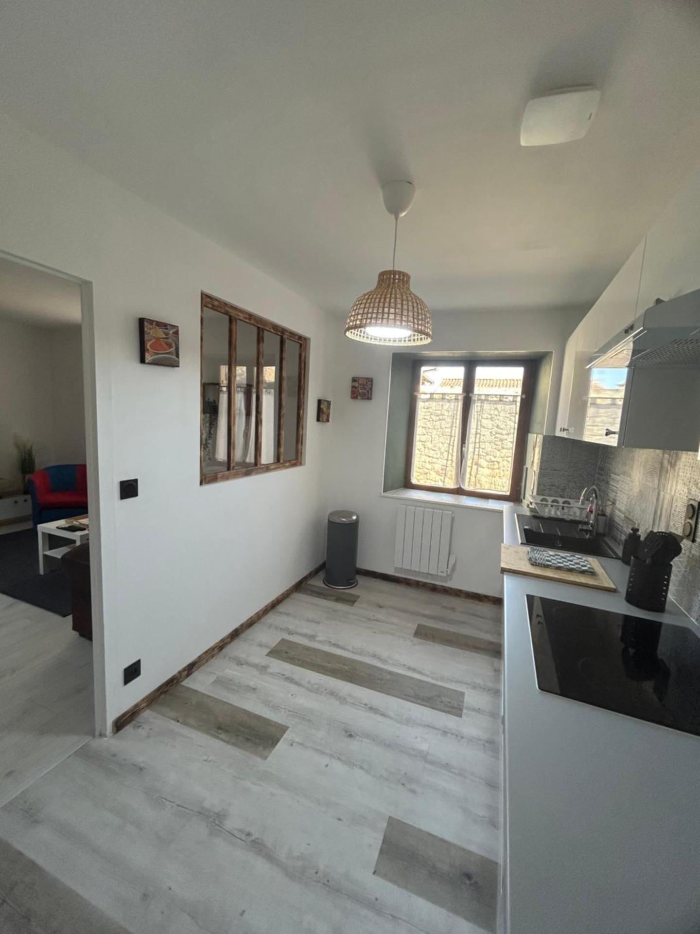 Maison 4 personnes, TV connectée