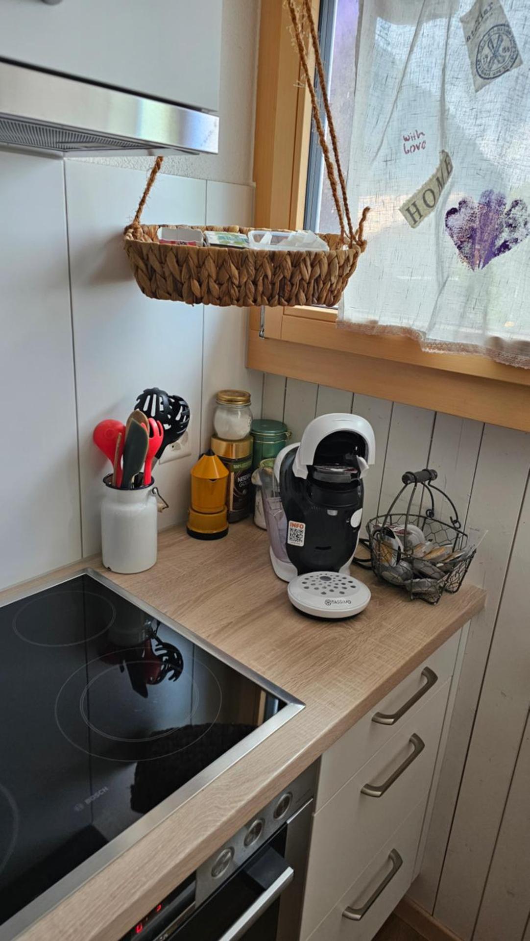 WHITE HOME IN AESCHI BEI SPIEZ