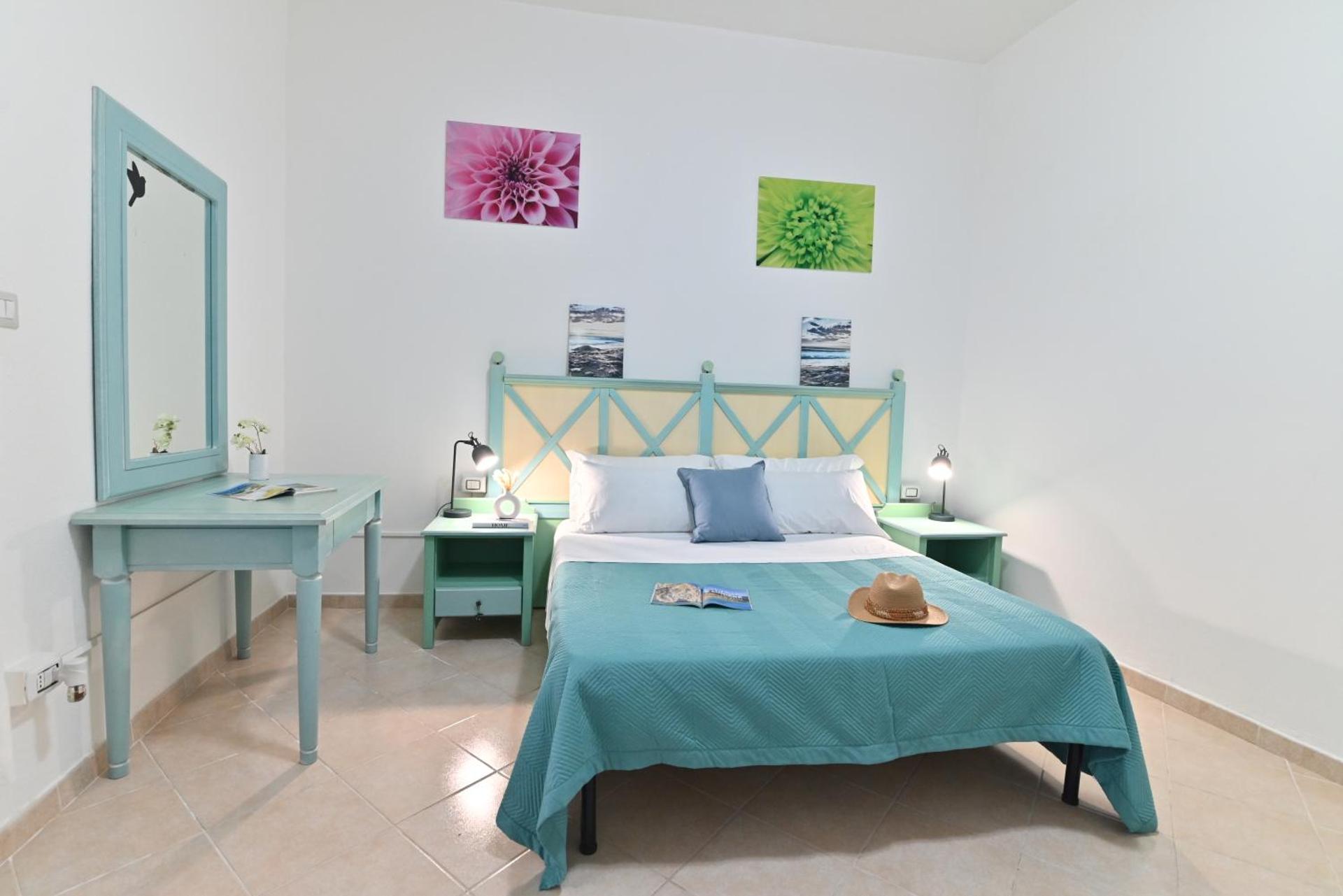 IzzHome Sea Style Apartment