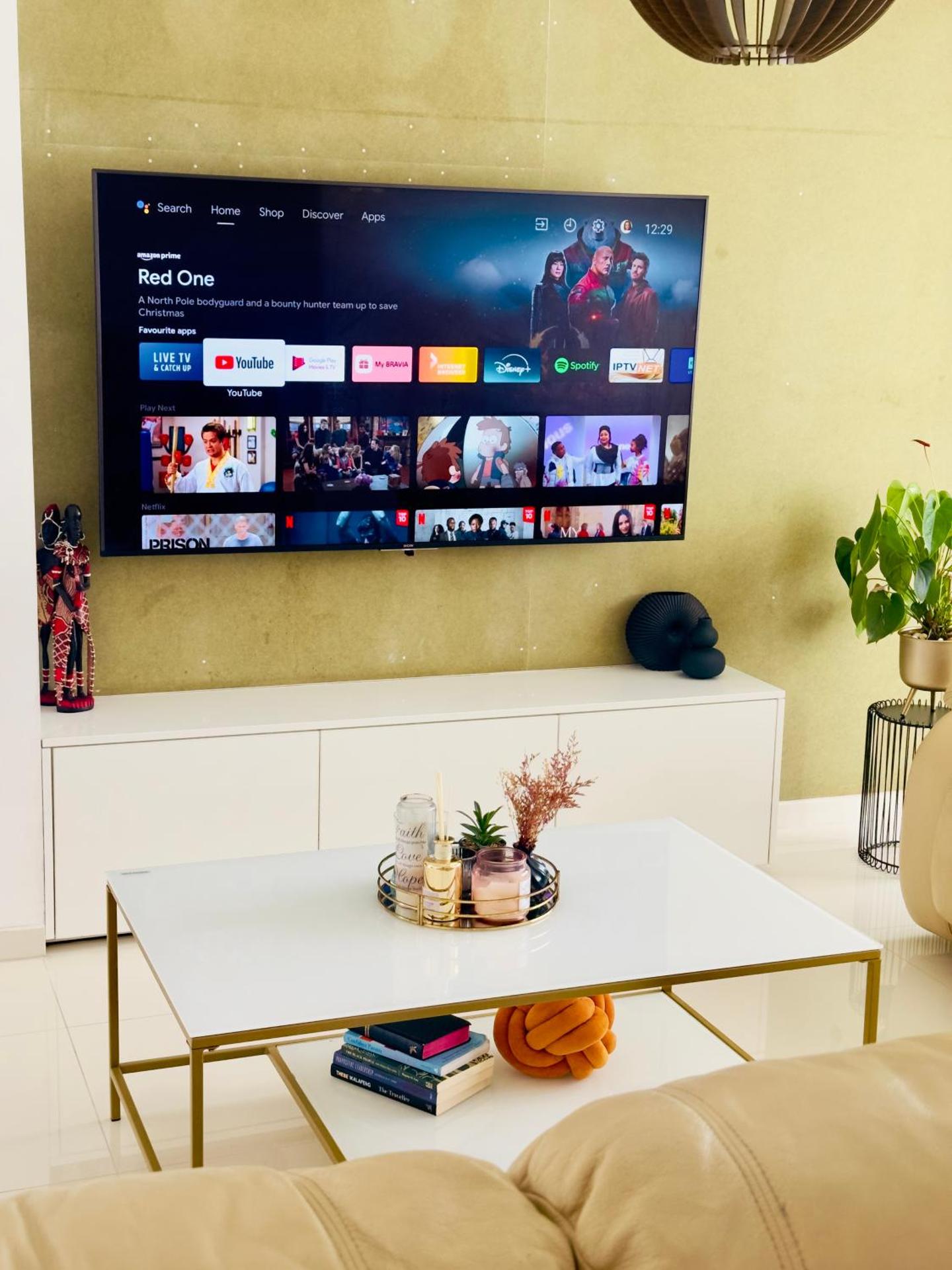 Communal lounge/ TV room