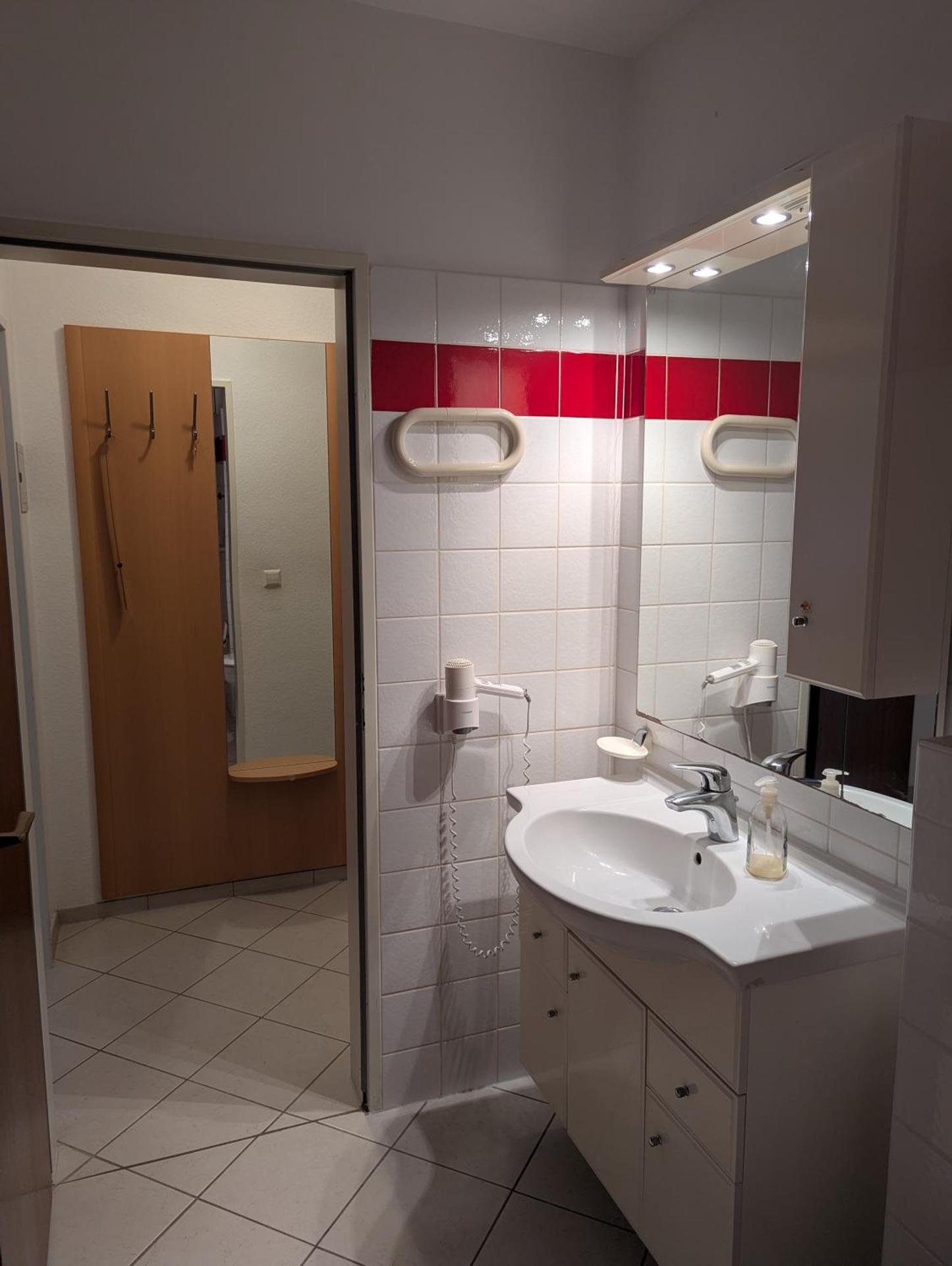 Apartment, Zentrumsnah mit Pool und Balkon