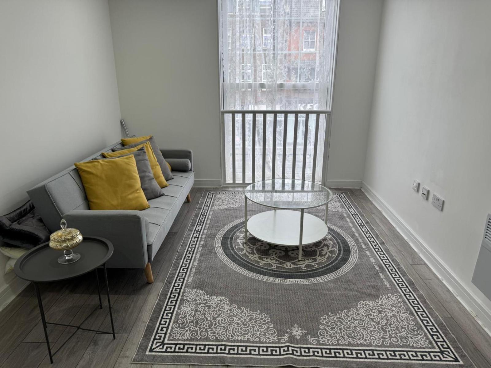 Epsom High Street F3