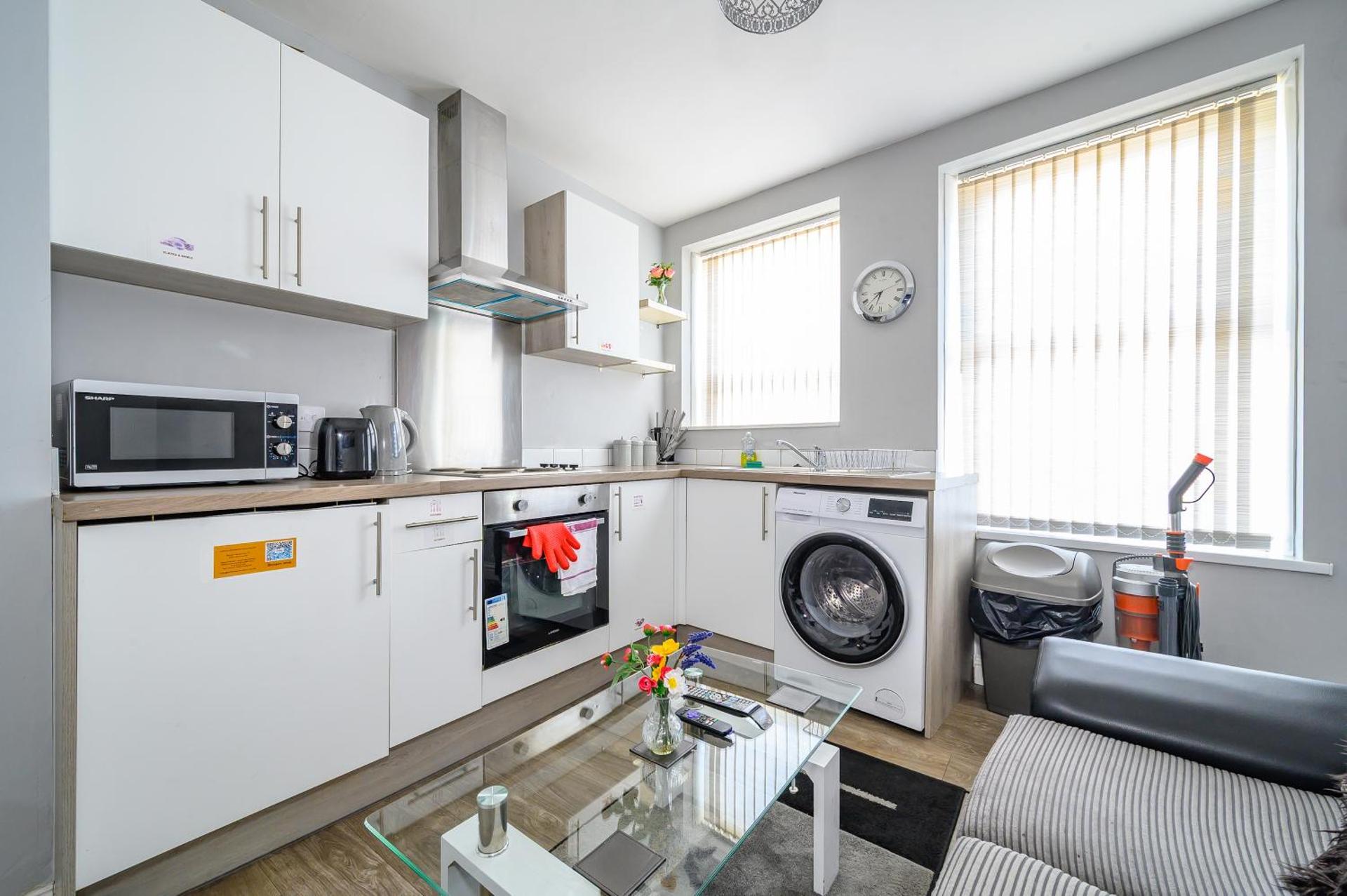 * Well equipped apartment for a relaxing cosy and luxurious fun stay + Free Parking + Free Fast WiFi *