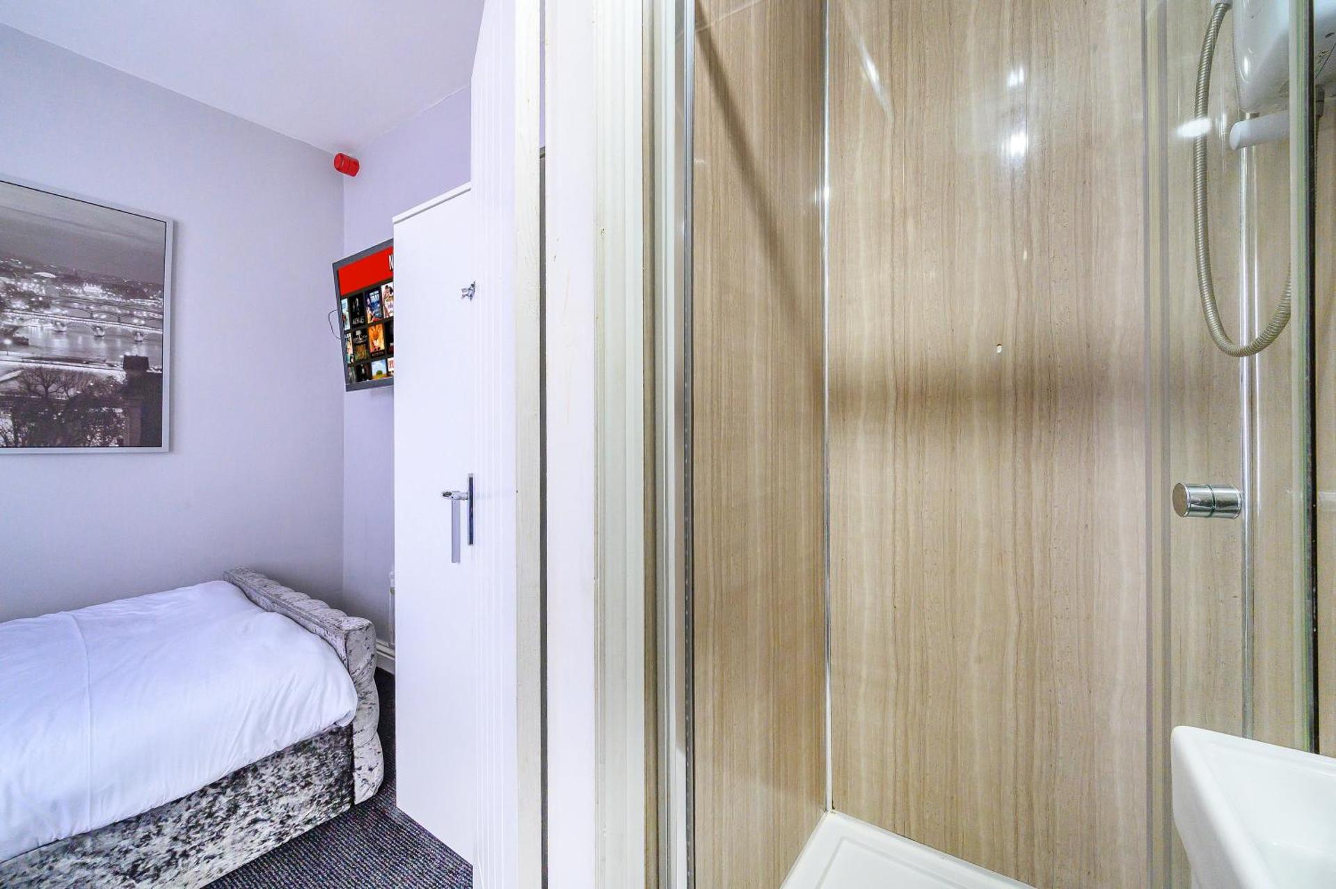 * Well equipped apartment for a relaxing cosy and luxurious fun stay + Free Parking + Free Fast WiFi *